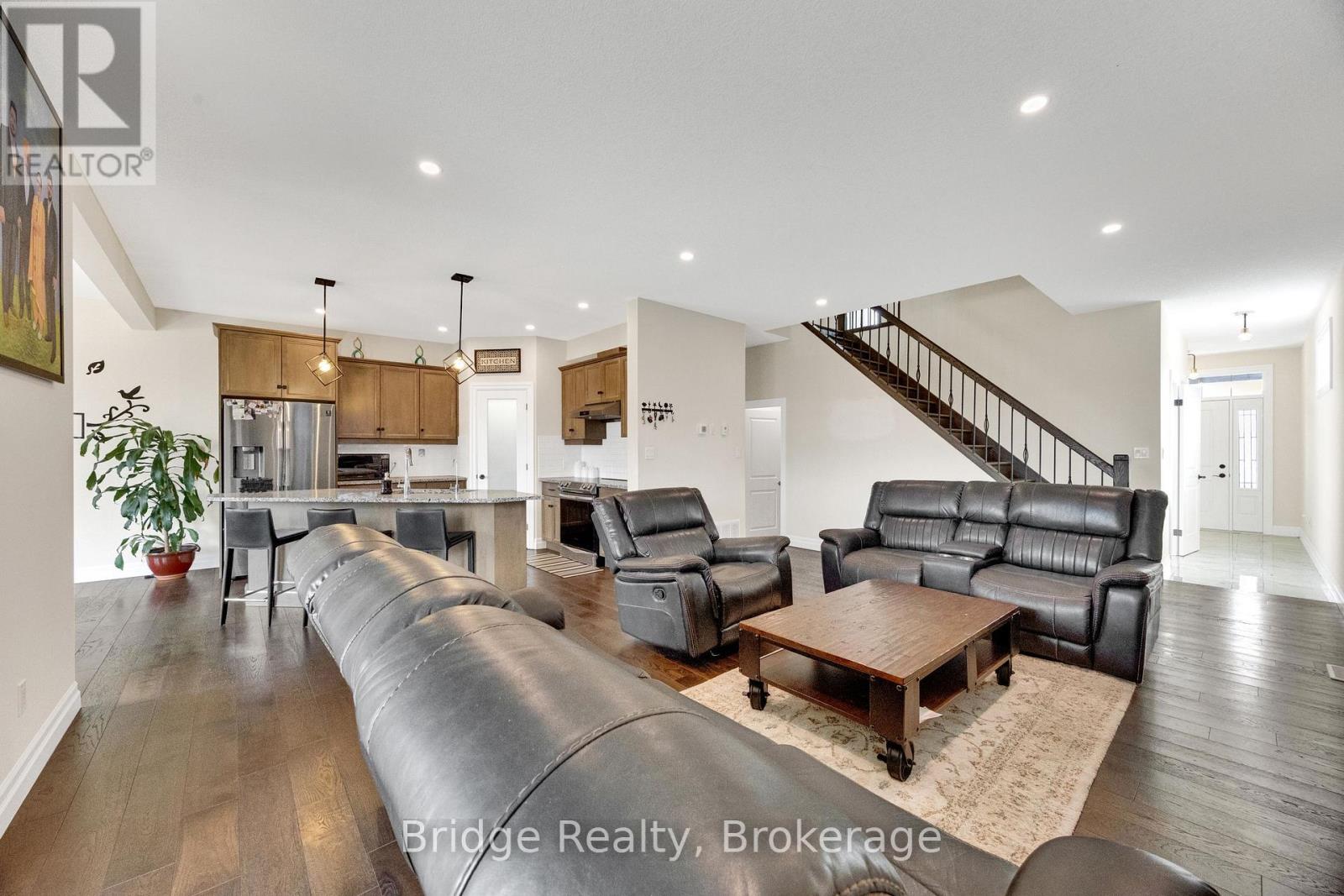 256 Tamarack Boulevard, Woodstock, Ontario  N4S 0E2 - Photo 12 - X12946980