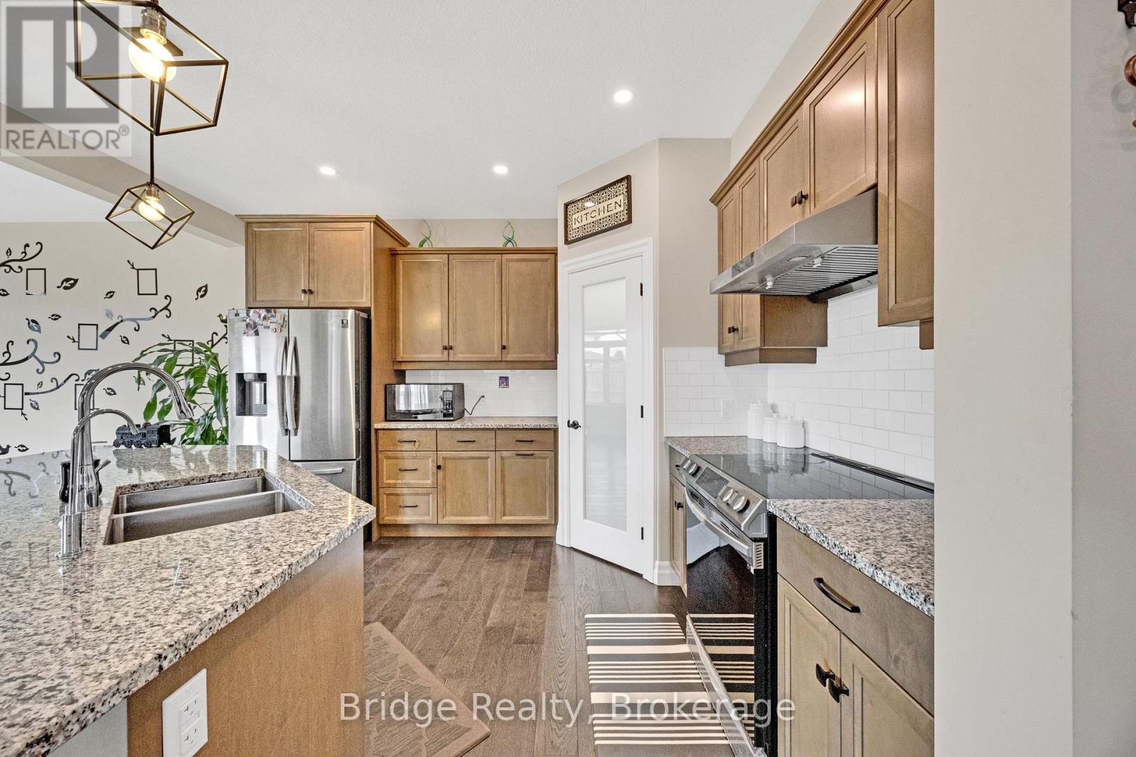 256 Tamarack Boulevard, Woodstock, Ontario  N4S 0E2 - Photo 20 - X12946980