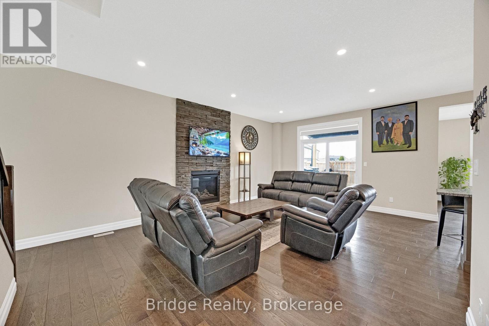 256 Tamarack Boulevard, Woodstock, Ontario  N4S 0E2 - Photo 21 - X12946980