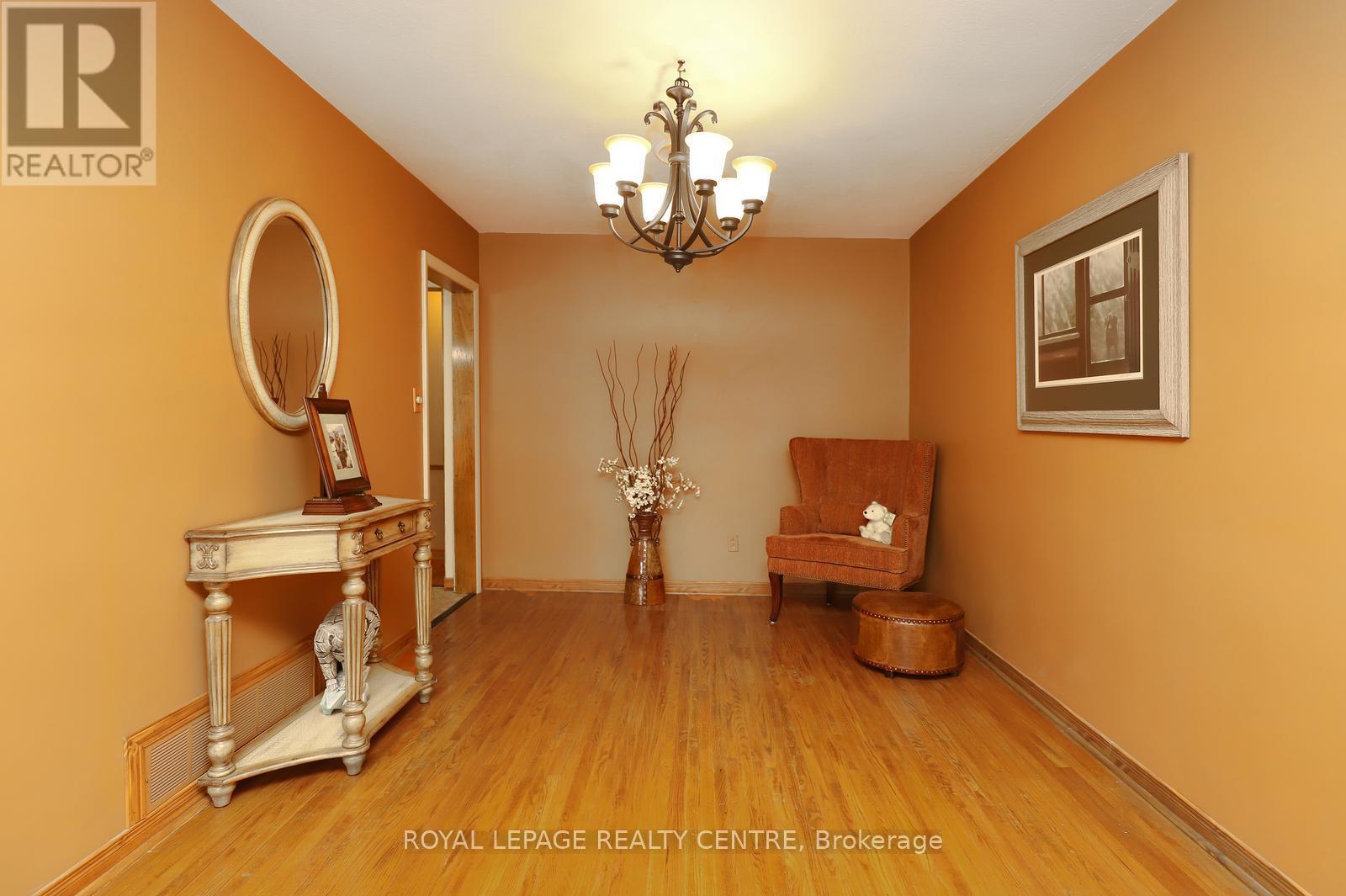 3638 Anniversary Road, Mississauga, Ontario  L5C 2G1 - Photo 13 - W12934164