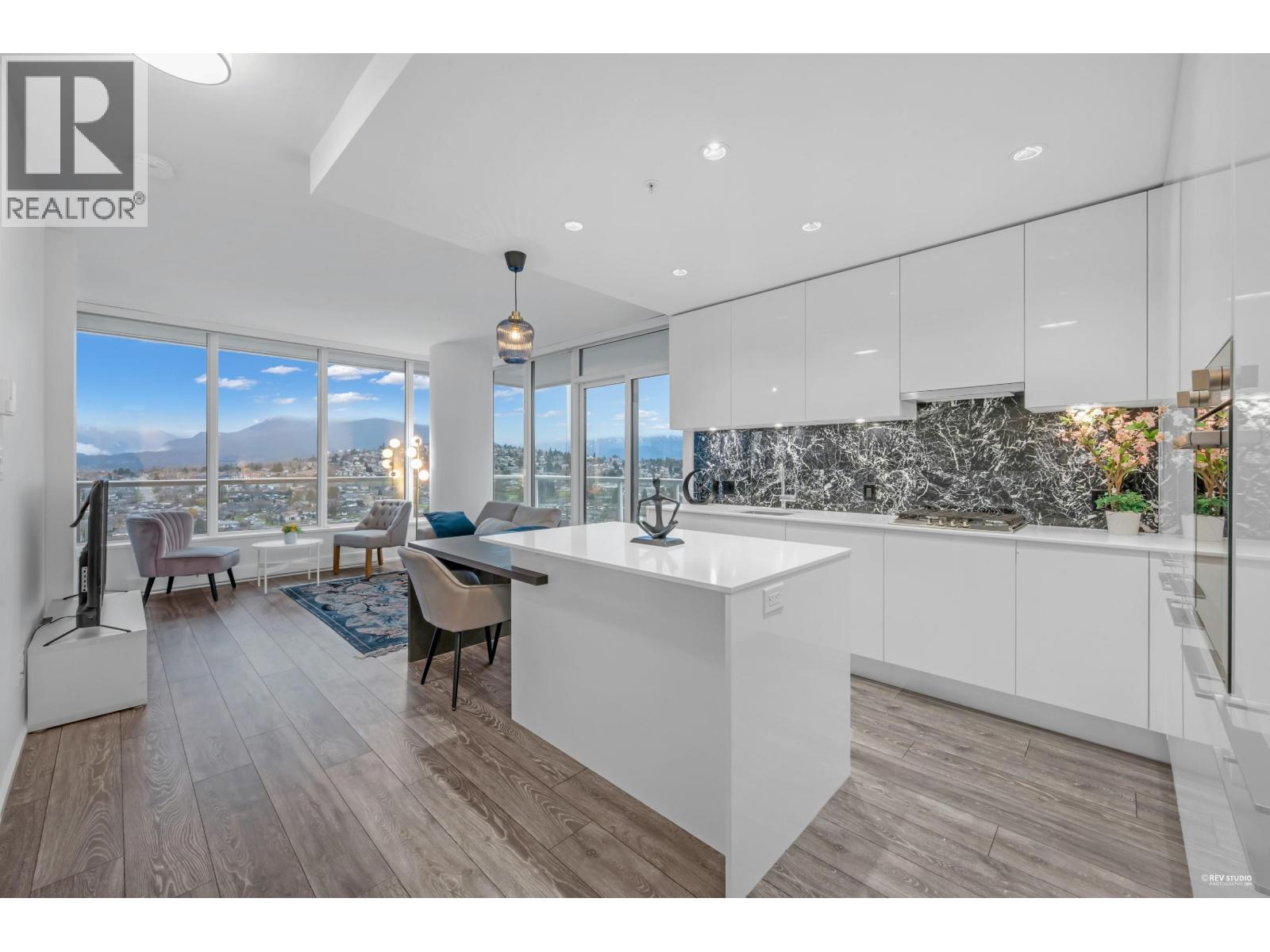 2212 1955 ALPHA WAY, Burnaby, British Columbia