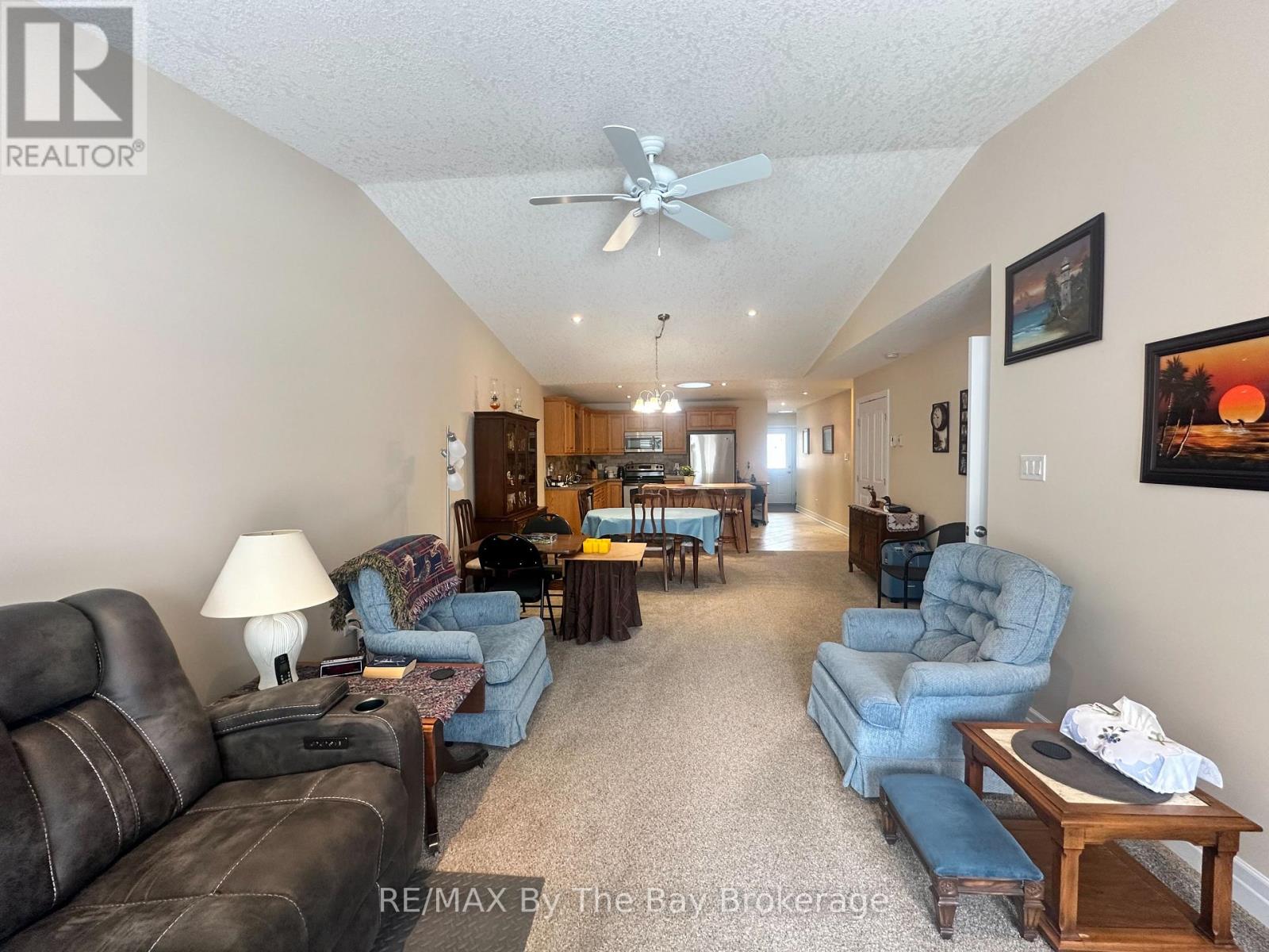 35 Garden Grove Crescent, Wasaga Beach, Ontario  L9Z 0E6 - Photo 5 - S12946976