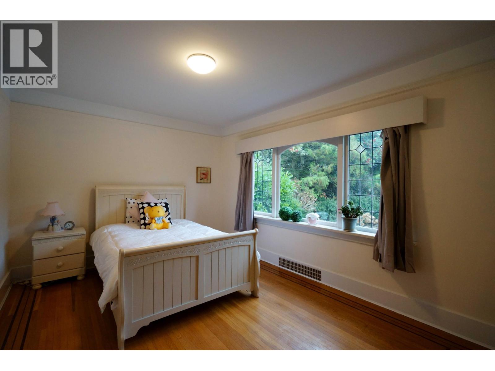 3945 W 10th Avenue, Vancouver, British Columbia  V6R 2G9 - Photo 12 - R3105295