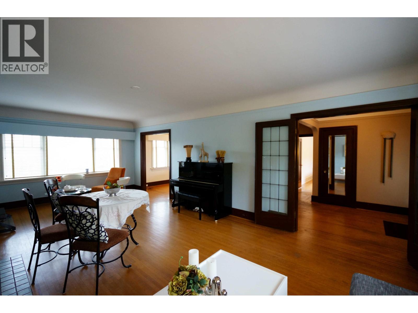 3945 W 10th Avenue, Vancouver, British Columbia  V6R 2G9 - Photo 3 - R3105295