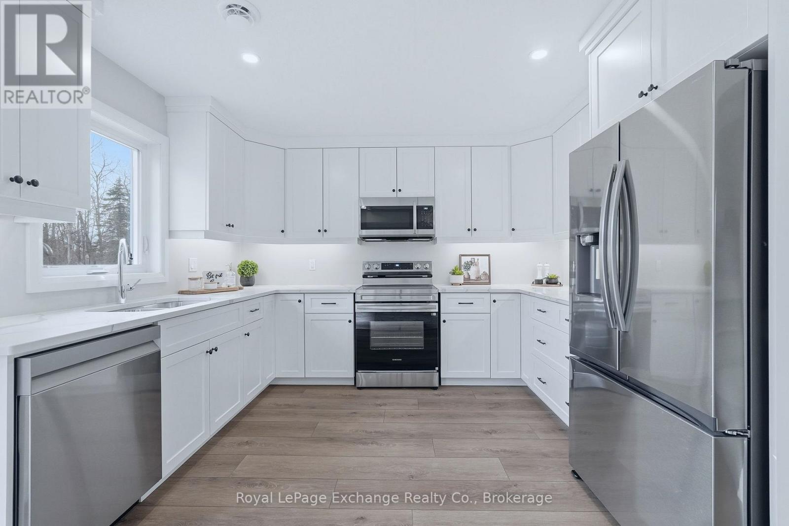 Unit 3 - 227 Bruce Street S, West Grey, Ontario  N0G 1R0 - Photo 13 - X12946898