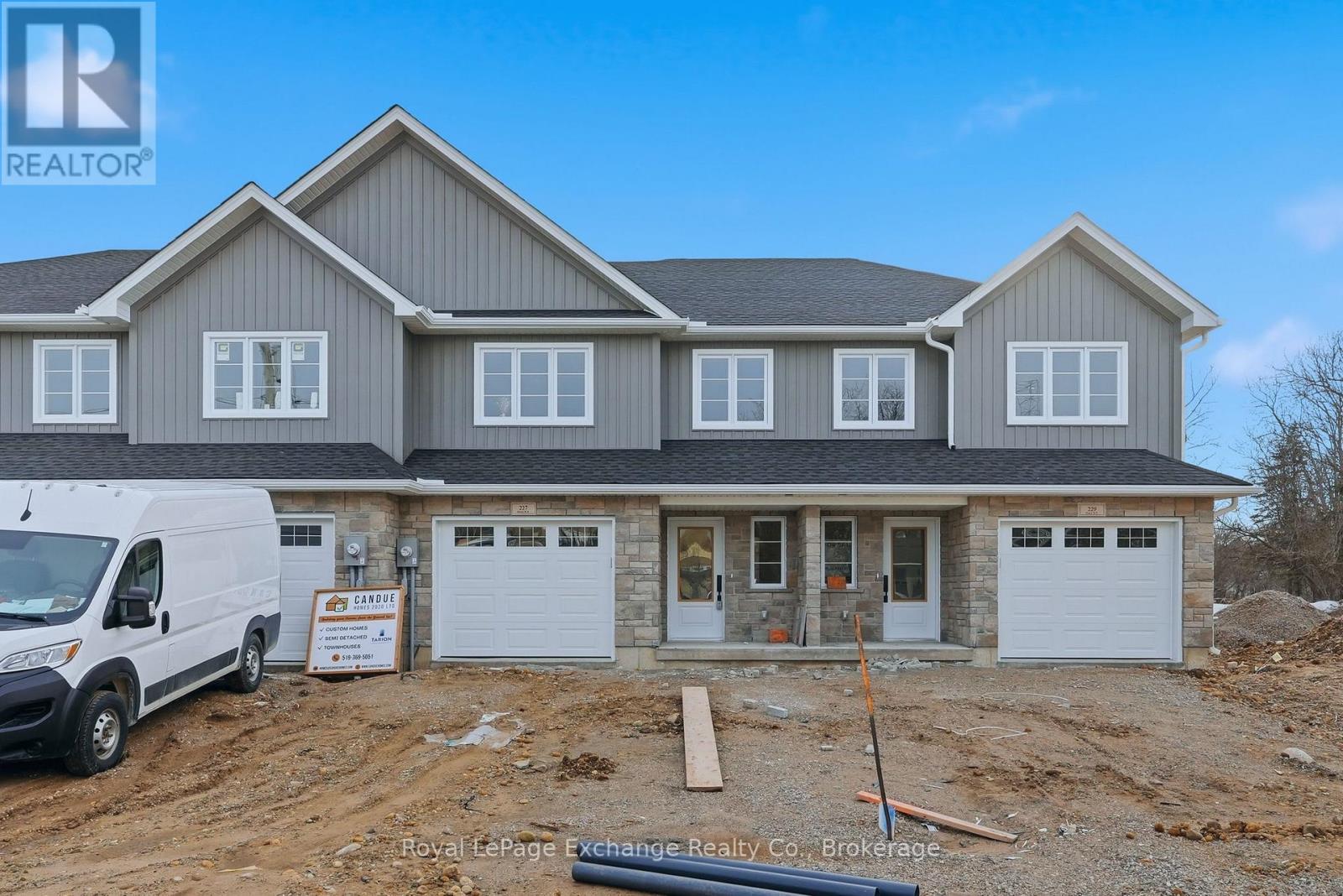 Unit 3 - 227 Bruce Street S, West Grey, Ontario  N0G 1R0 - Photo 2 - X12946898