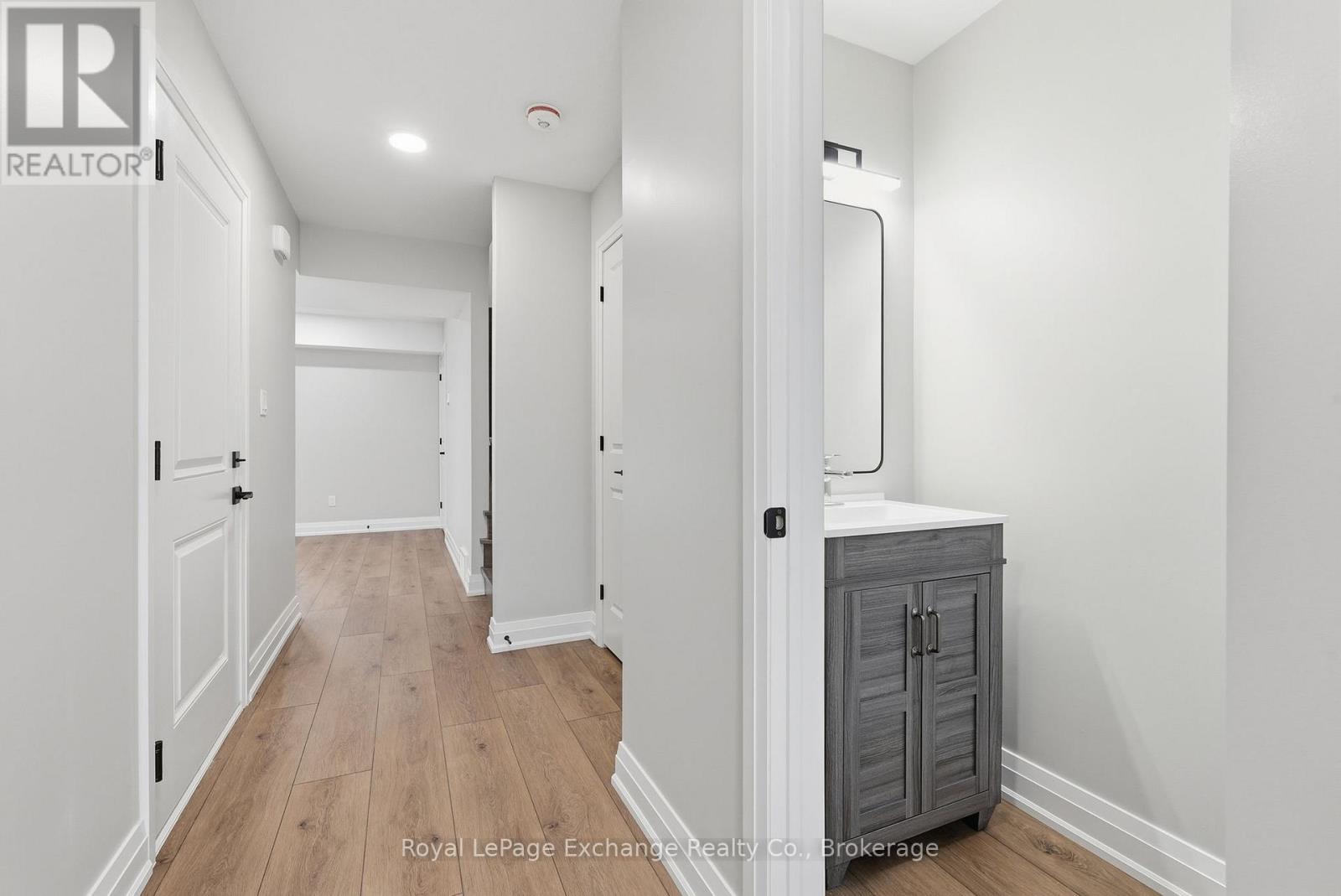 Unit 3 - 227 Bruce Street S, West Grey, Ontario  N0G 1R0 - Photo 5 - X12946898