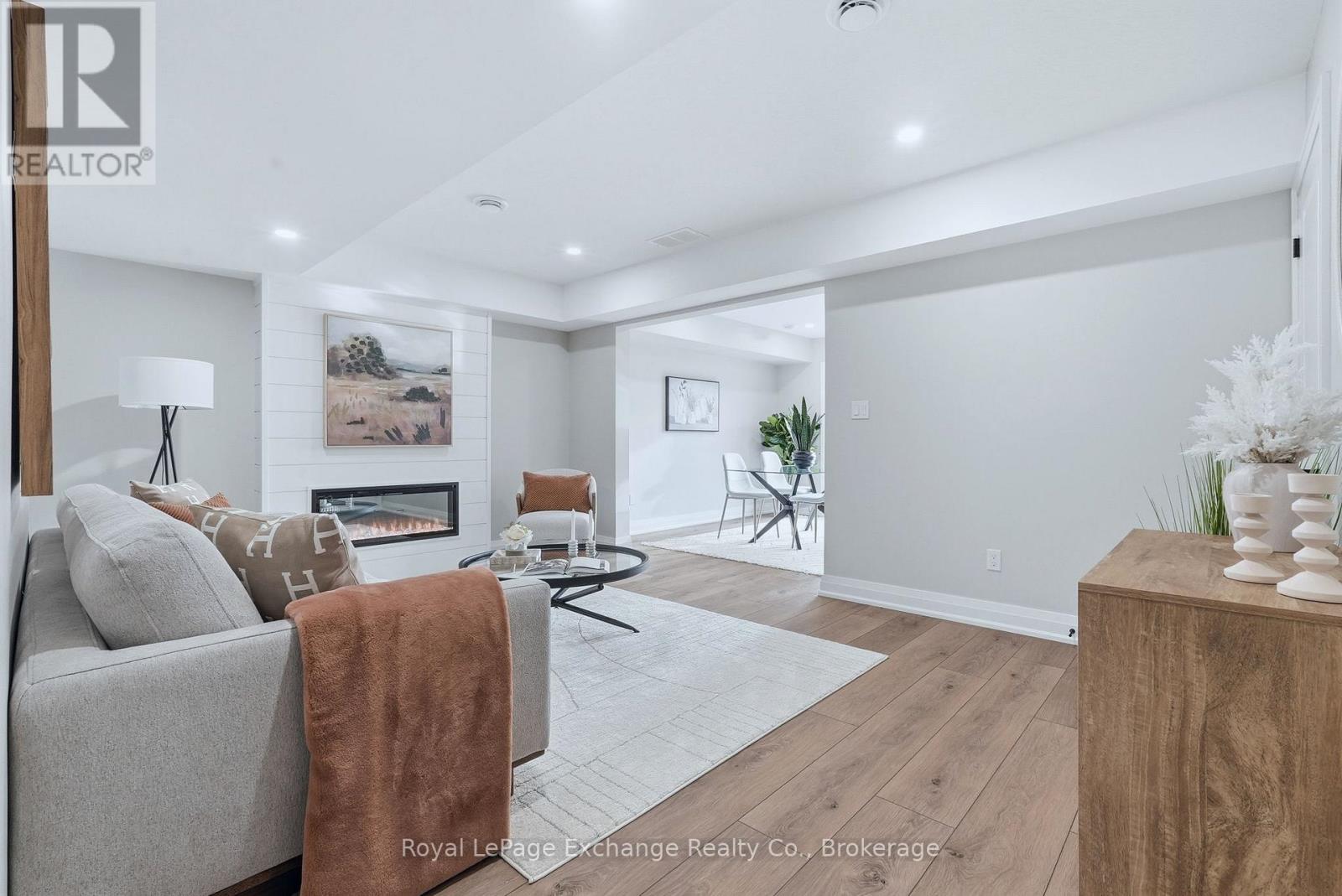 Unit 3 - 227 Bruce Street S, West Grey, Ontario  N0G 1R0 - Photo 6 - X12946898