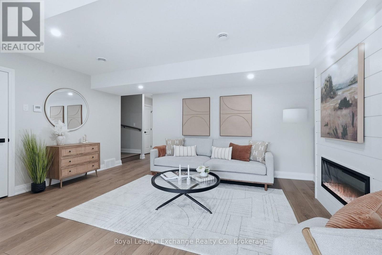 Unit 3 - 227 Bruce Street S, West Grey, Ontario  N0G 1R0 - Photo 9 - X12946898