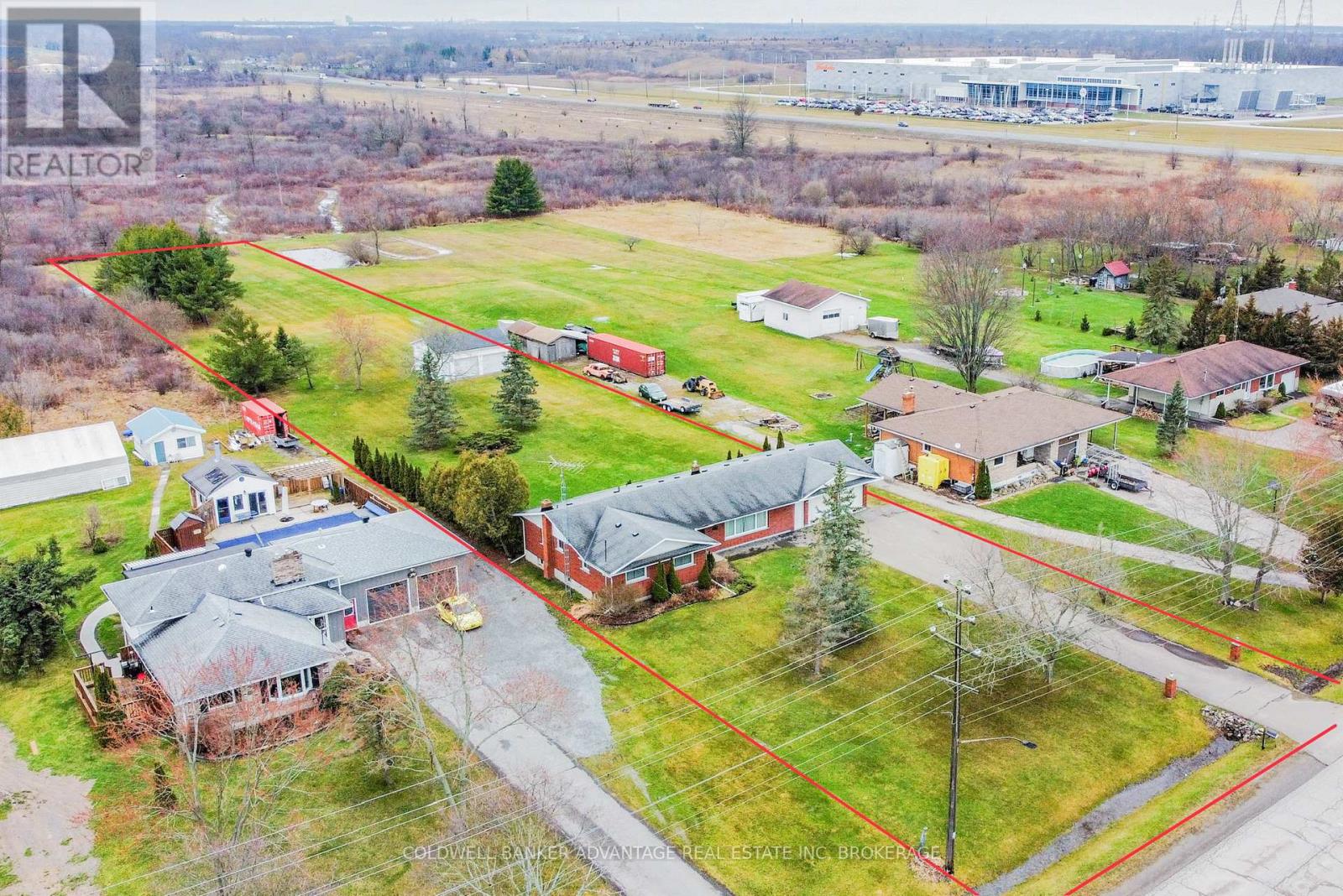 377 Silverthorn Crescent, Welland, Ontario  L3B 5N4 - Photo 2 - X12926774