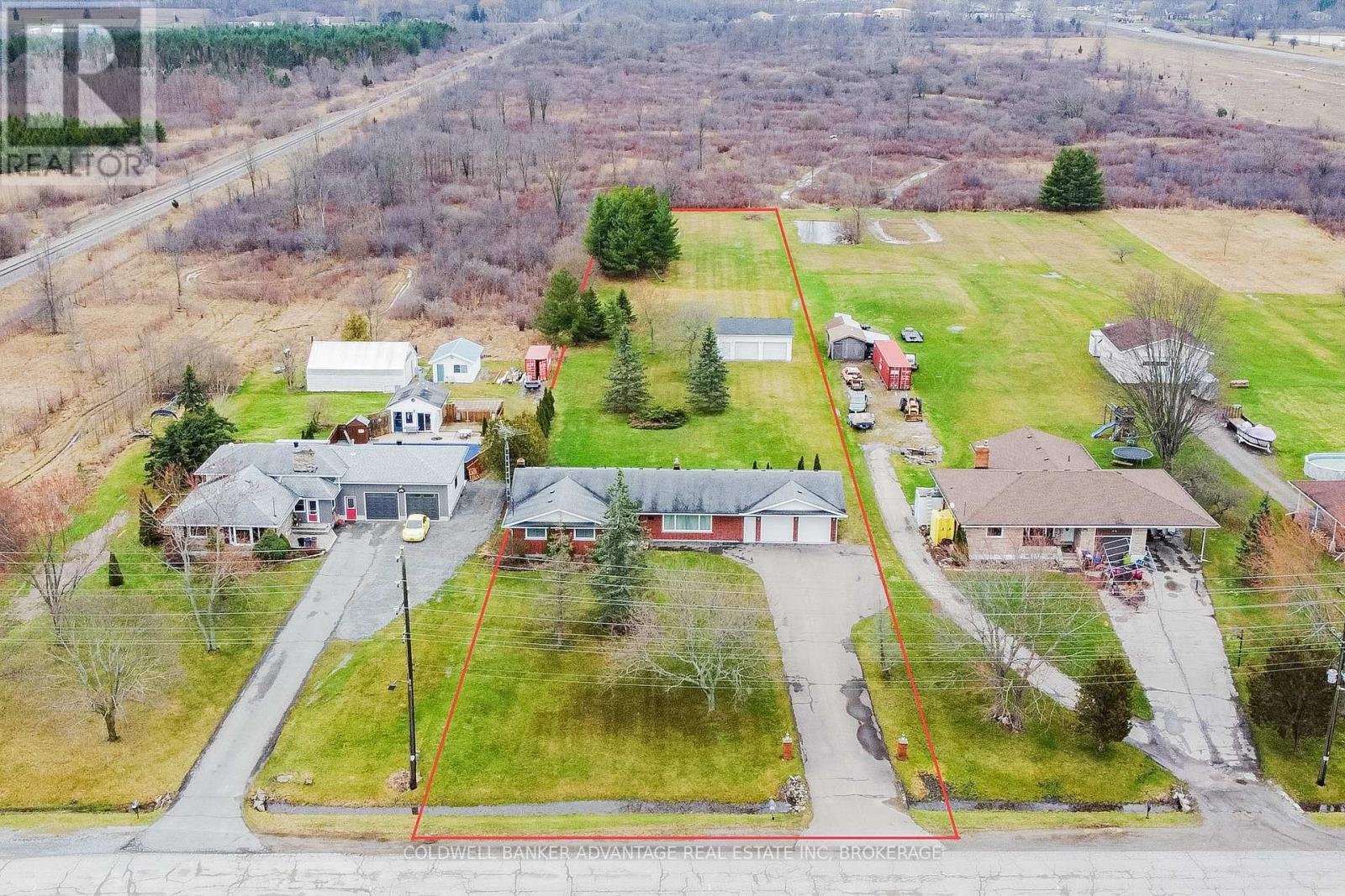 377 Silverthorn Crescent, Welland, Ontario  L3B 5N4 - Photo 3 - X12926774