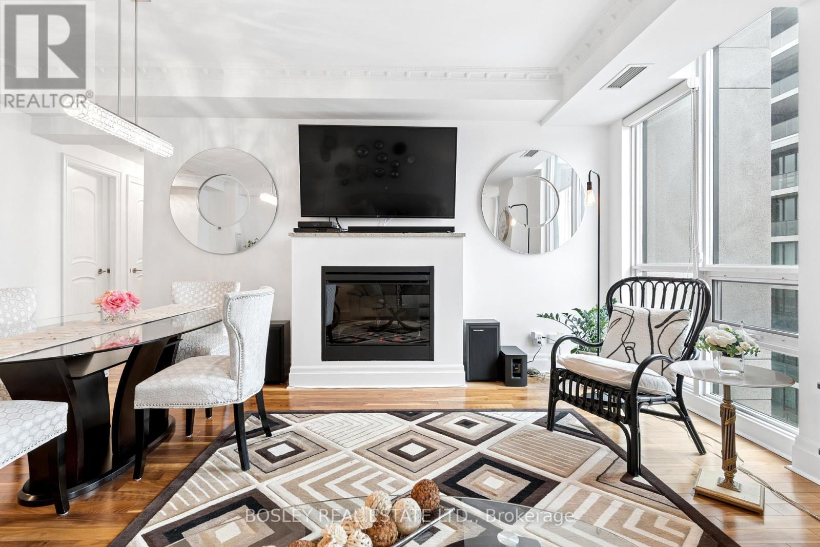 4501 - 16 Harbour Street, Toronto, Ontario  M5J 2Z7 - Photo 4 - C12946964