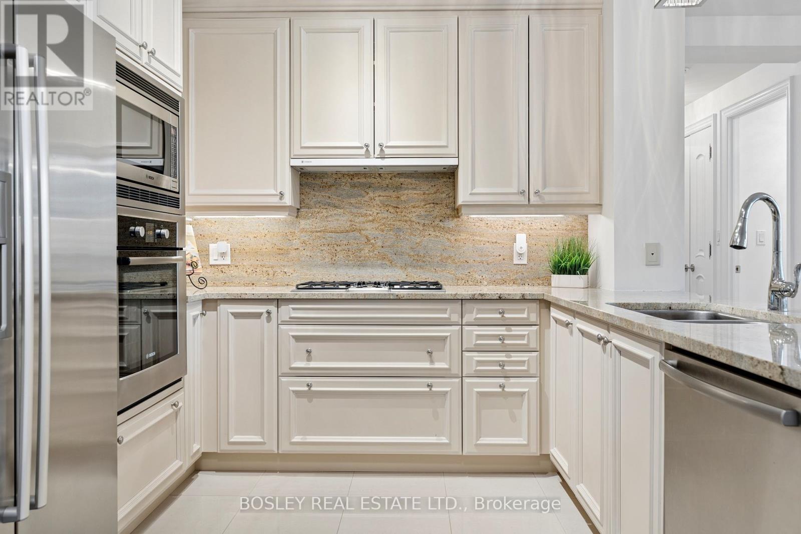 4501 - 16 Harbour Street, Toronto, Ontario  M5J 2Z7 - Photo 9 - C12946964