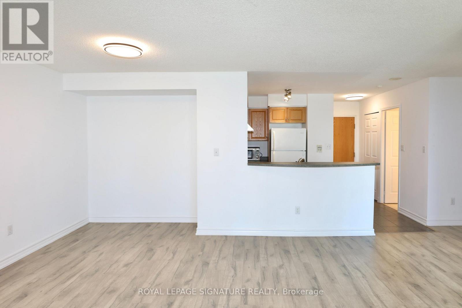 1116 - 7 Lorraine Drive, Toronto, Ontario  M2N 7H2 - Photo 2 - C12947008