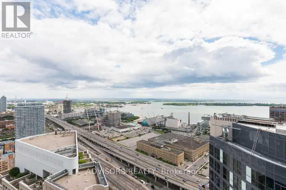 4011 - 8 The Esplanade Avenue, Toronto, Ontario  M5E 0A6 - Photo 11 - C12947014