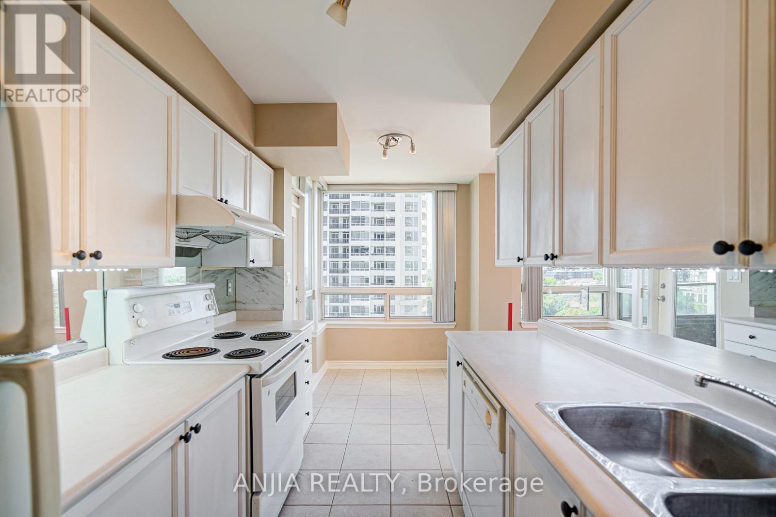 908 - 1 Rean Drive, Toronto, Ontario  M2K 3C1 - Photo 3 - C12947016