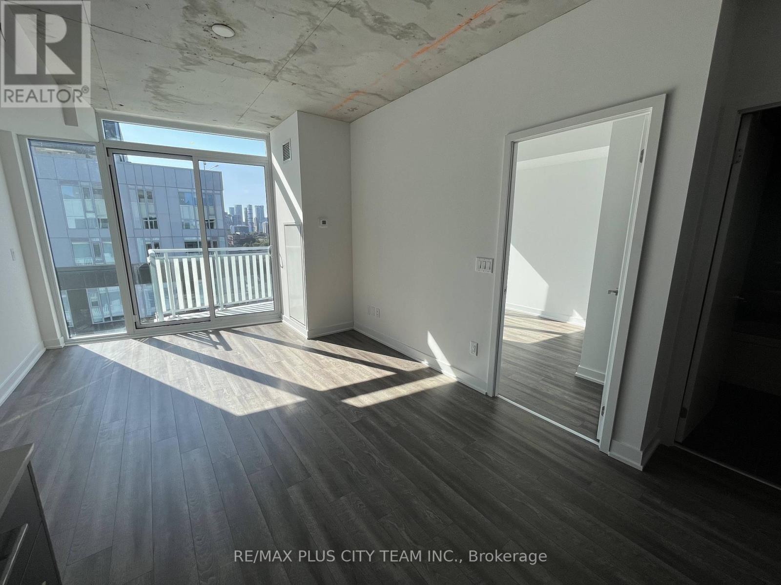 1402 - 45 Baseball Place, Toronto, Ontario  M4M 0H1 - Photo 3 - E12787636