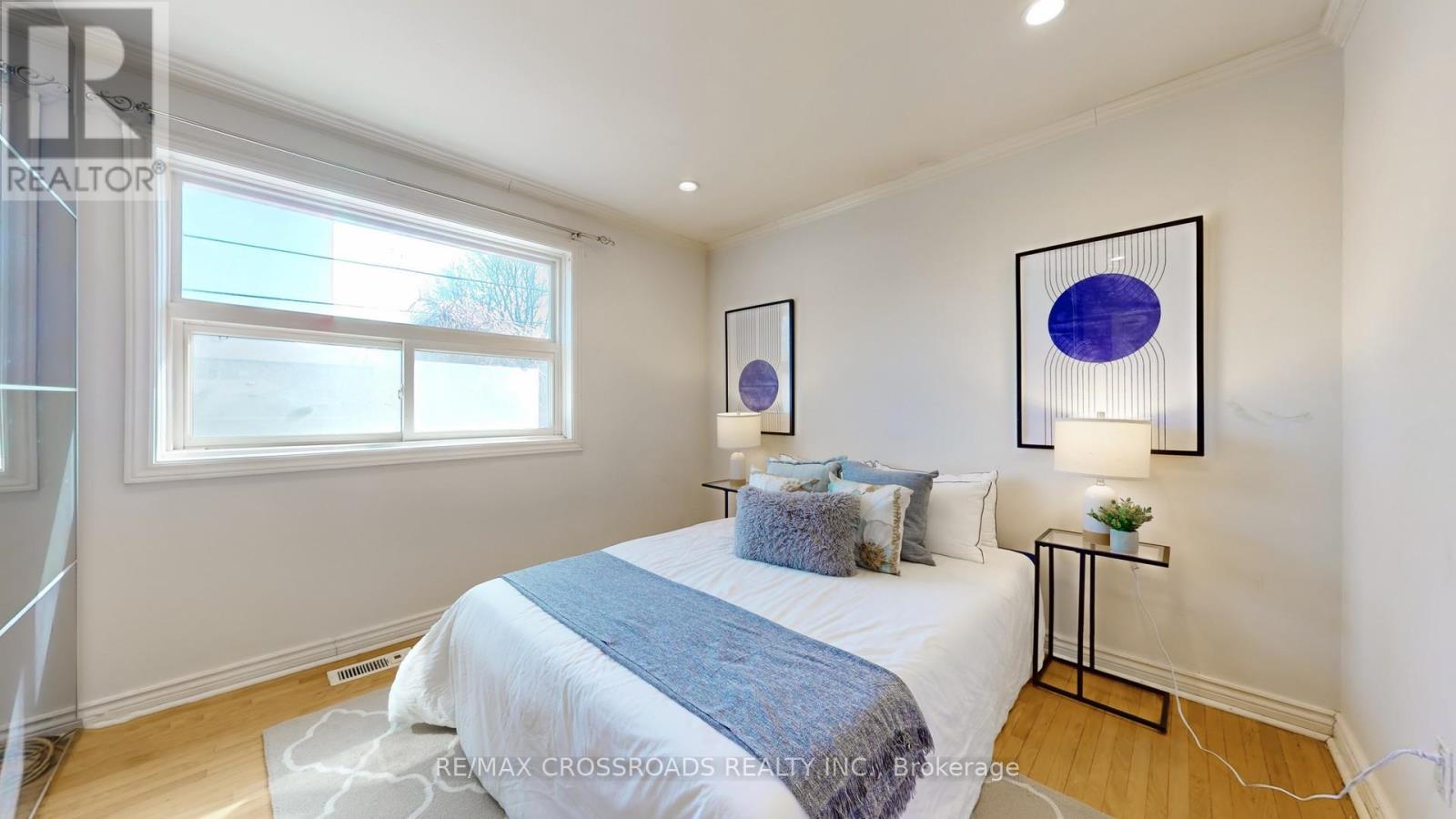 234 Sussex Avenue, Richmond Hill, Ontario  L4C 2G4 - Photo 8 - N12935104