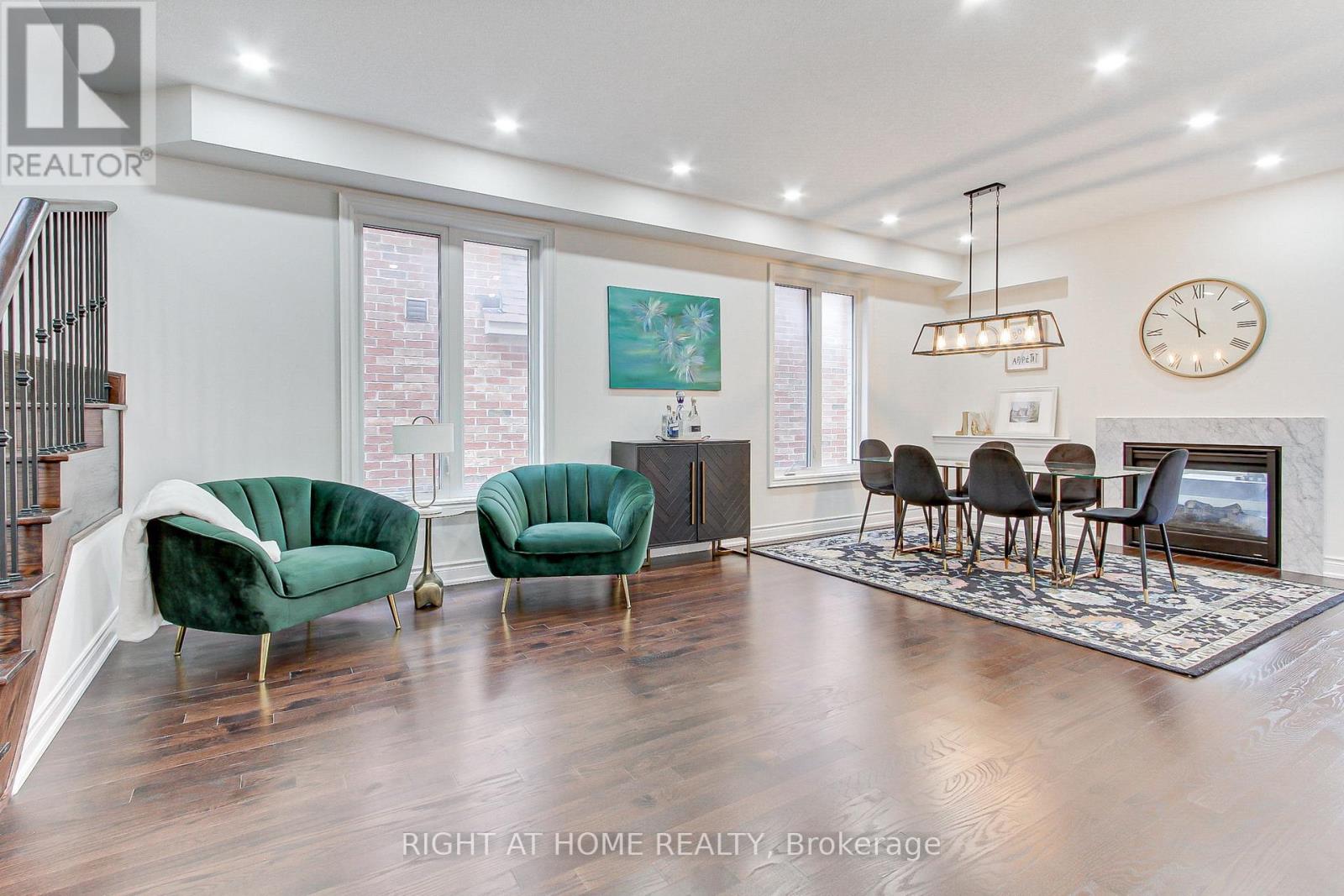 29 Pear Blossom Way, East Gwillimbury, Ontario  L9N 0T3 - Photo 3 - N12946926