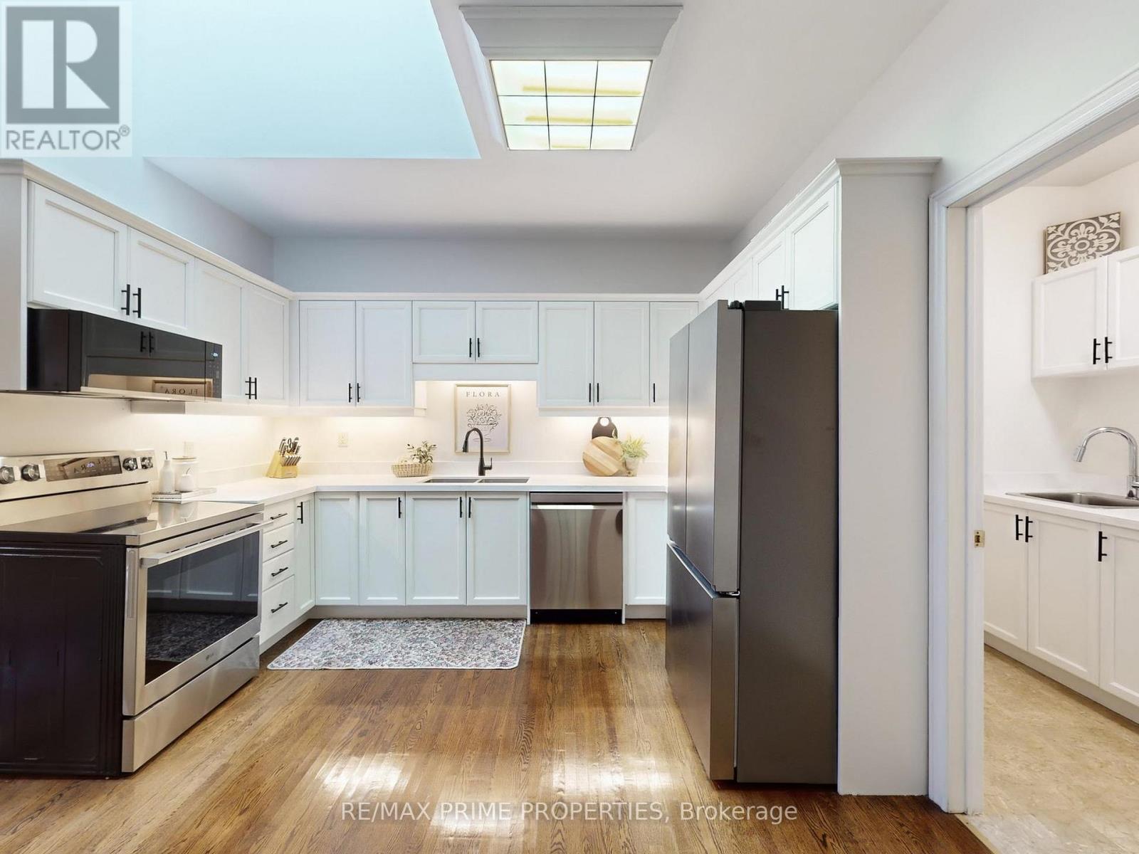 4 Colleen Bay Way, Markham, Ontario  L6E 1B4 - Photo 12 - N12946942