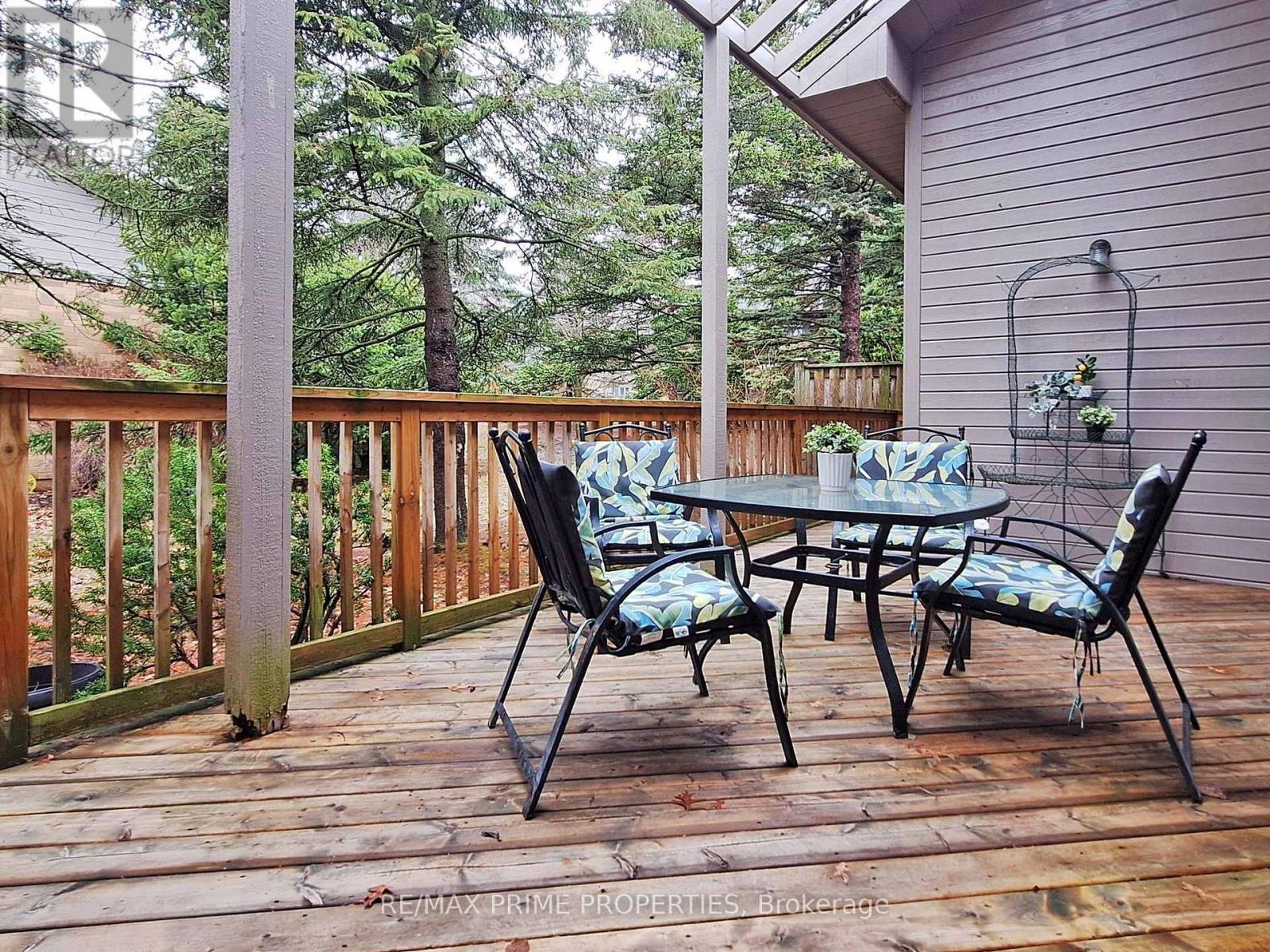 4 Colleen Bay Way, Markham, Ontario  L6E 1B4 - Photo 35 - N12946942