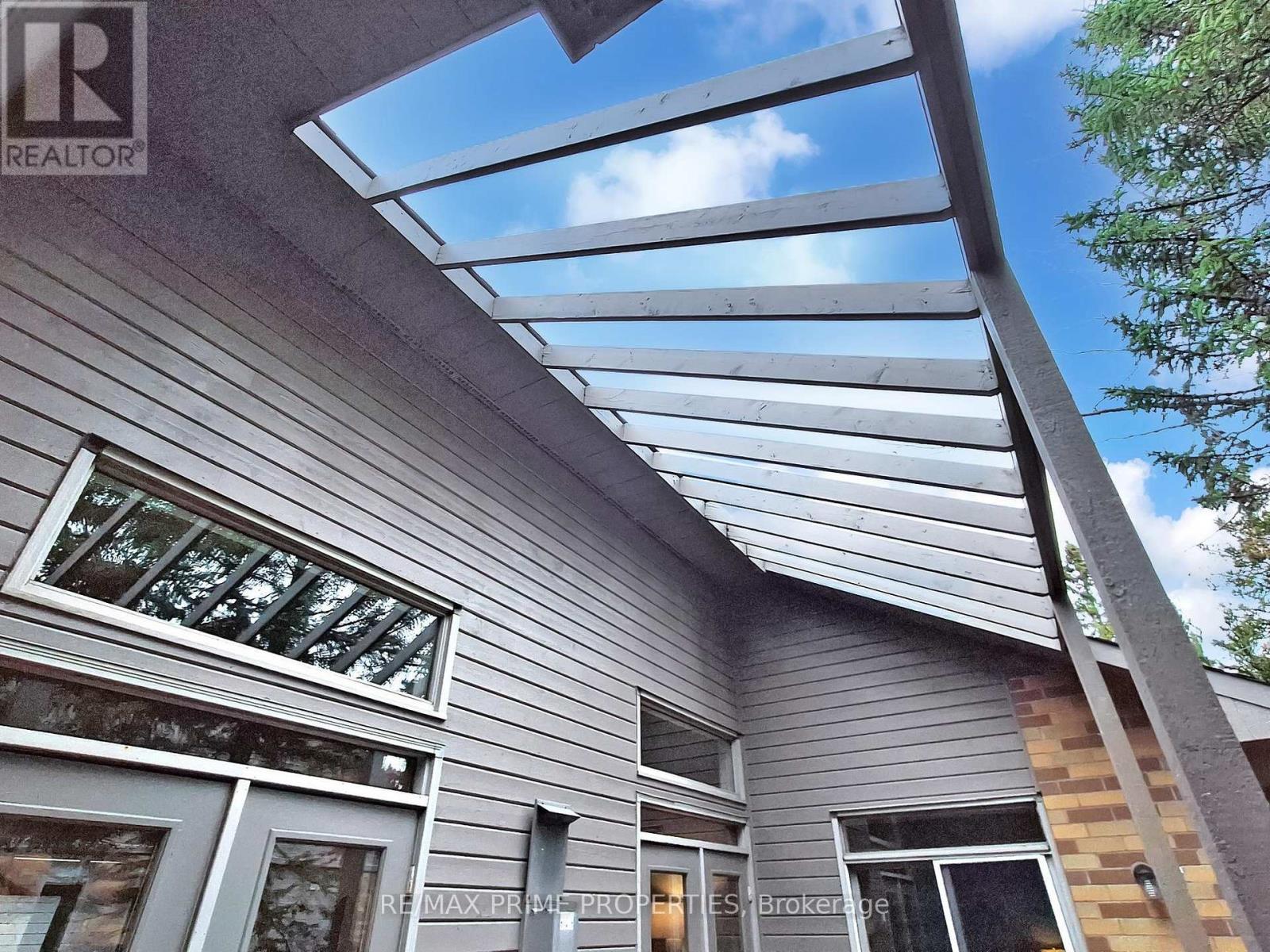 4 Colleen Bay Way, Markham, Ontario  L6E 1B4 - Photo 38 - N12946942