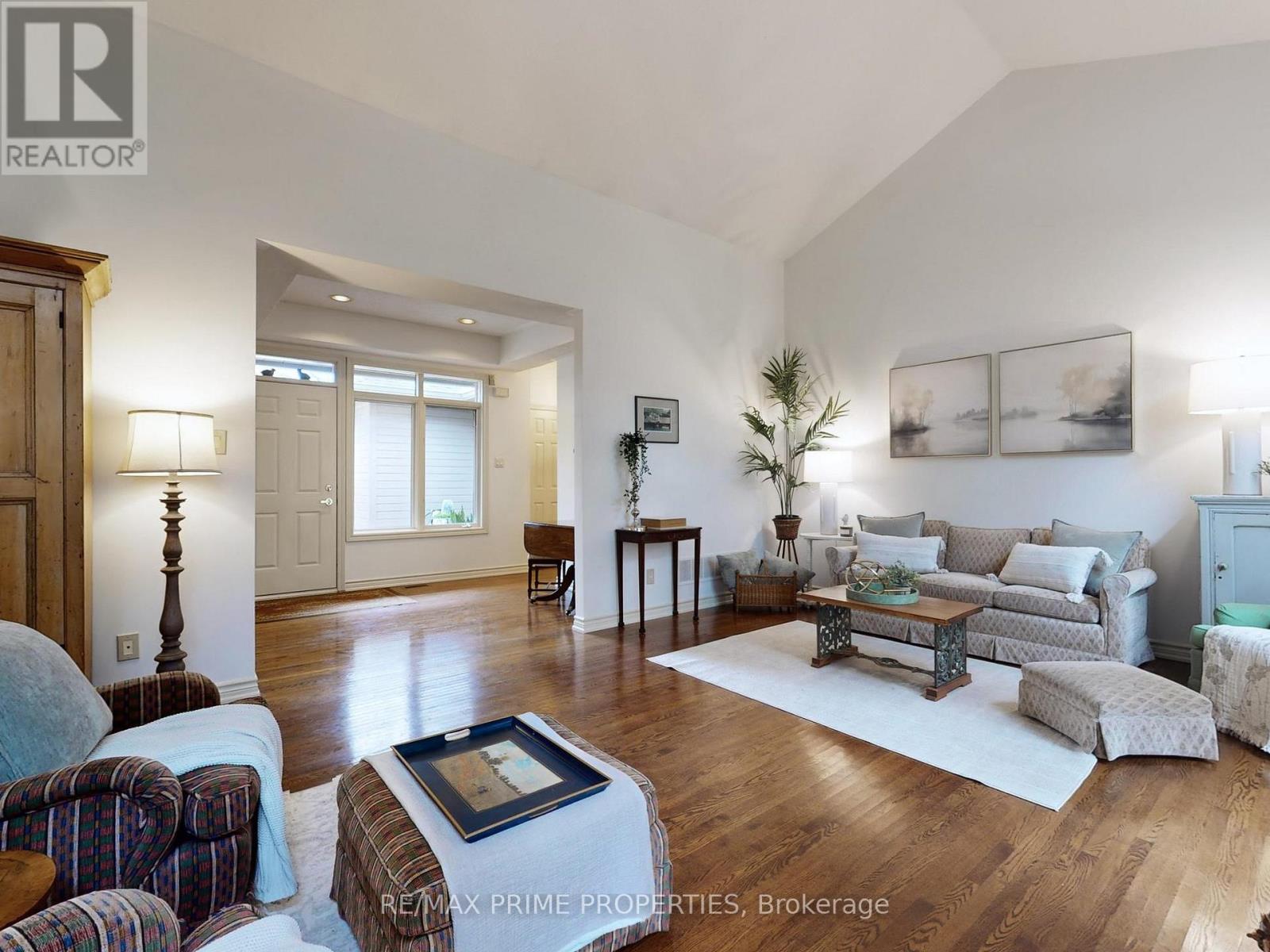 4 Colleen Bay Way, Markham, Ontario  L6E 1B4 - Photo 8 - N12946942