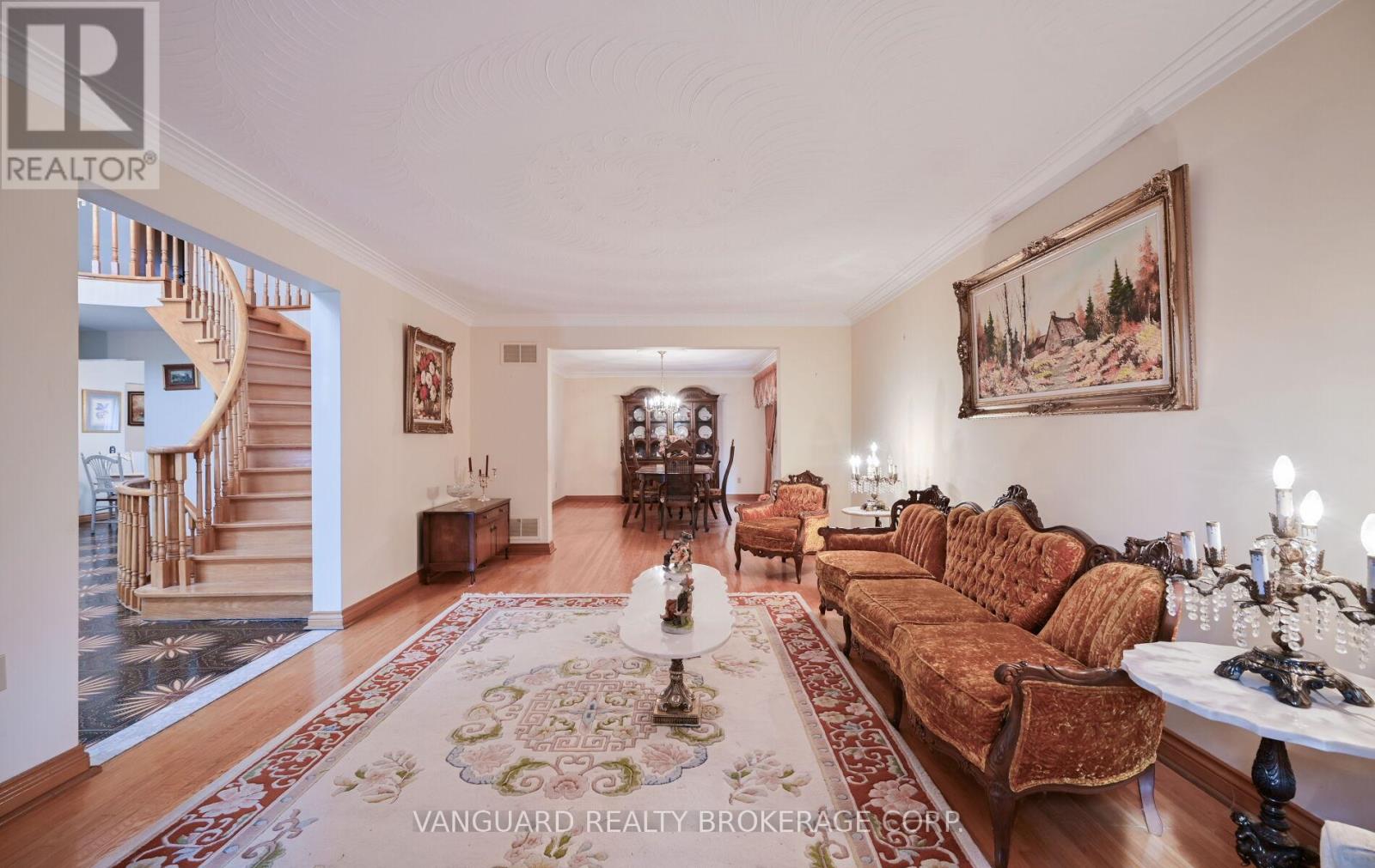 313 Firglen Ridge, Vaughan, Ontario  L4L 1N6 - Photo 10 - N12946956