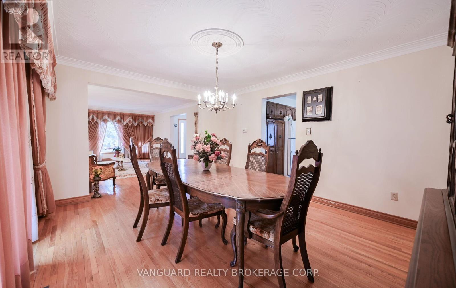 313 Firglen Ridge, Vaughan, Ontario  L4L 1N6 - Photo 11 - N12946956