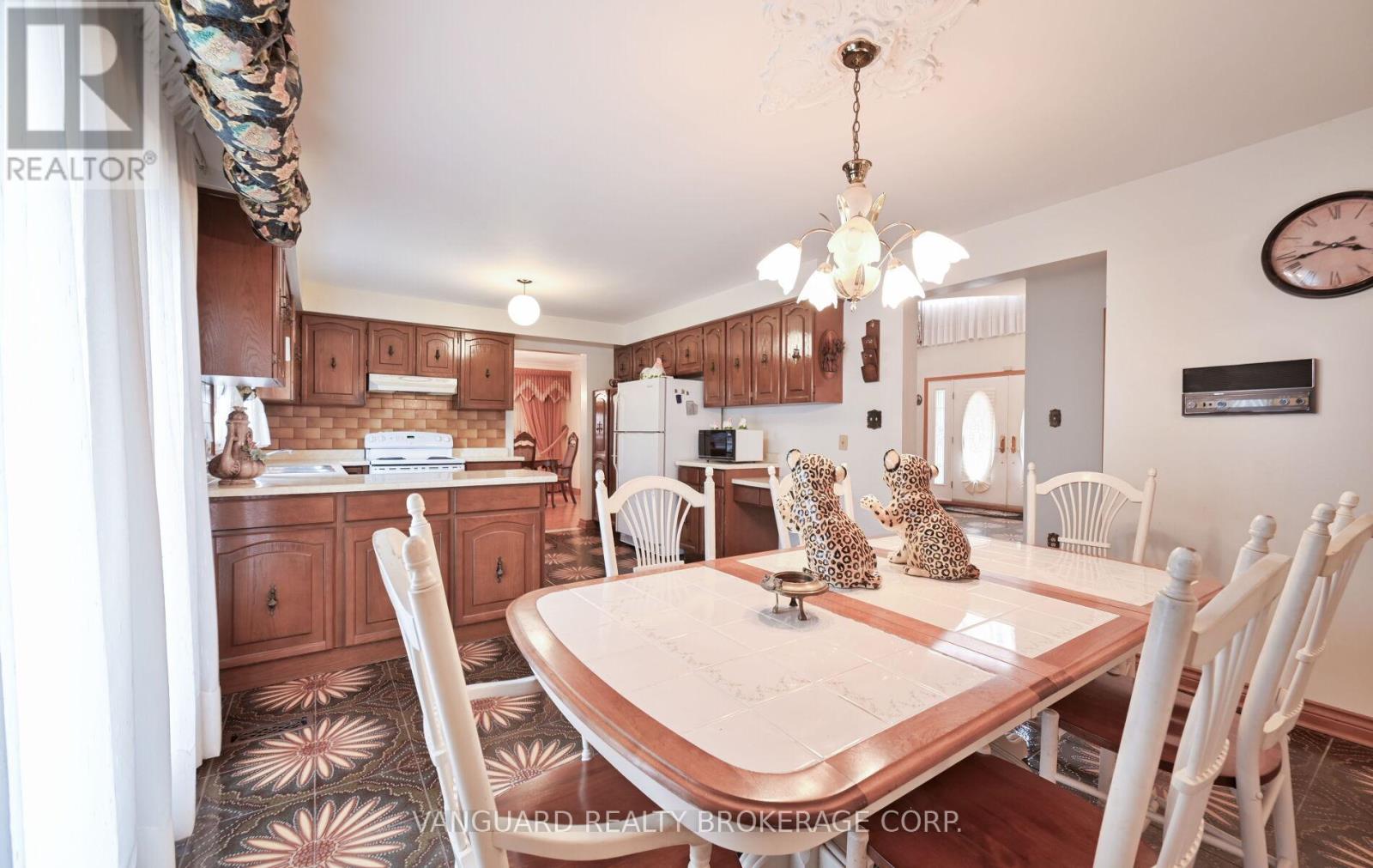 313 Firglen Ridge, Vaughan, Ontario  L4L 1N6 - Photo 16 - N12946956