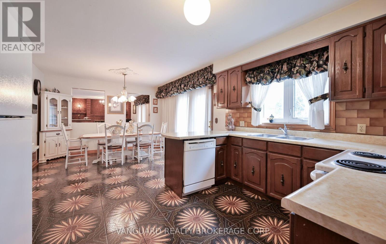 313 Firglen Ridge, Vaughan, Ontario  L4L 1N6 - Photo 19 - N12946956