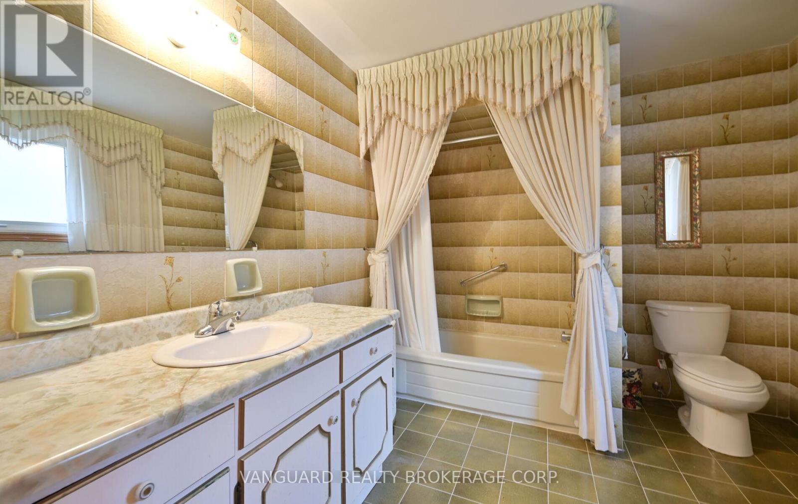 313 Firglen Ridge, Vaughan, Ontario  L4L 1N6 - Photo 30 - N12946956