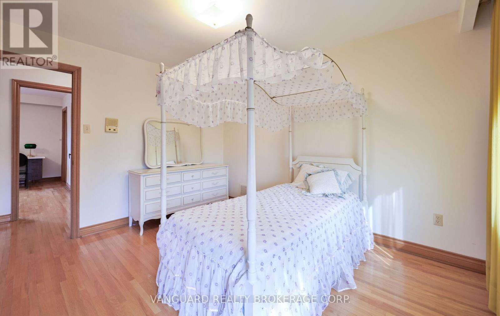 313 Firglen Ridge, Vaughan, Ontario  L4L 1N6 - Photo 33 - N12946956