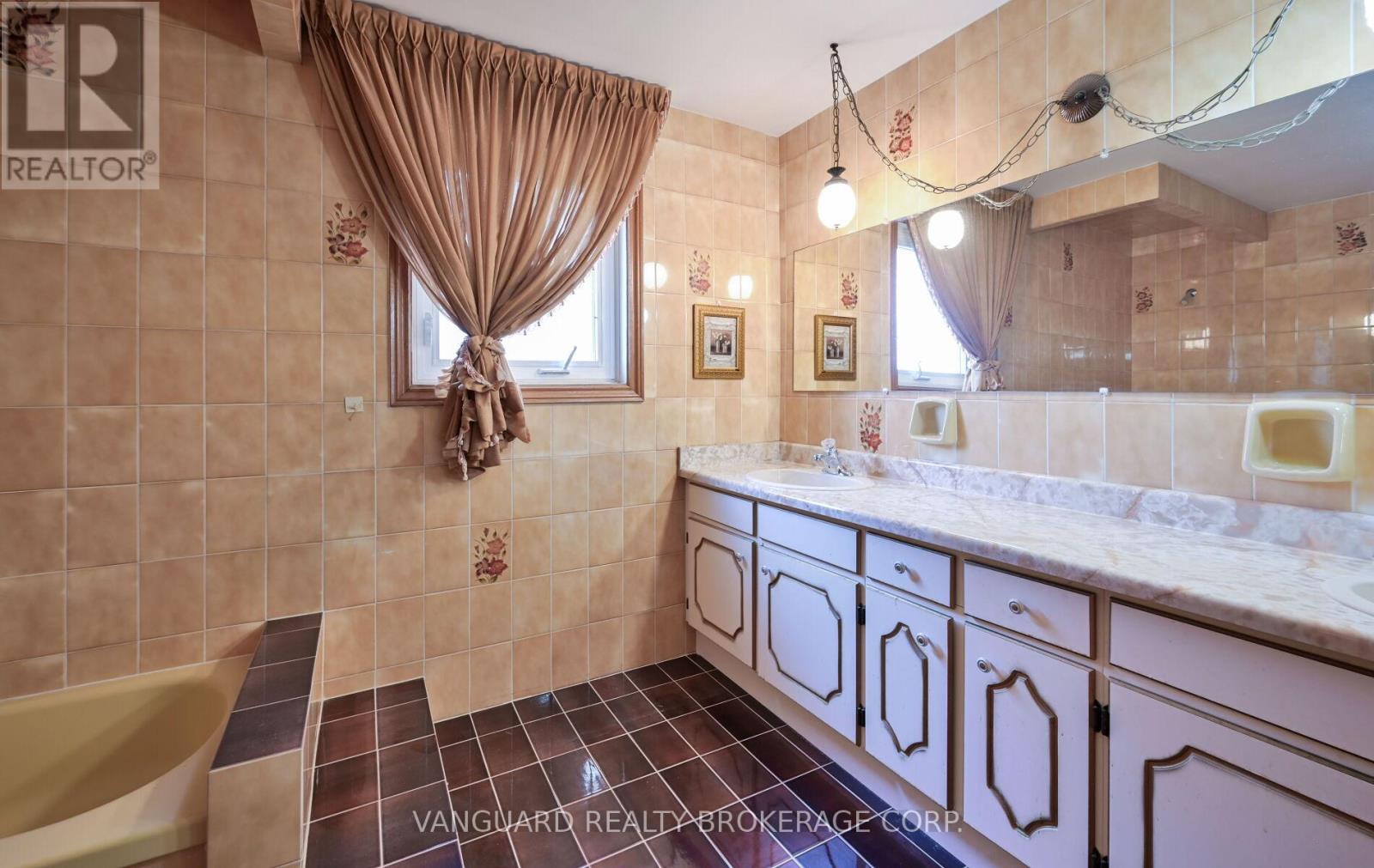 313 Firglen Ridge, Vaughan, Ontario  L4L 1N6 - Photo 35 - N12946956