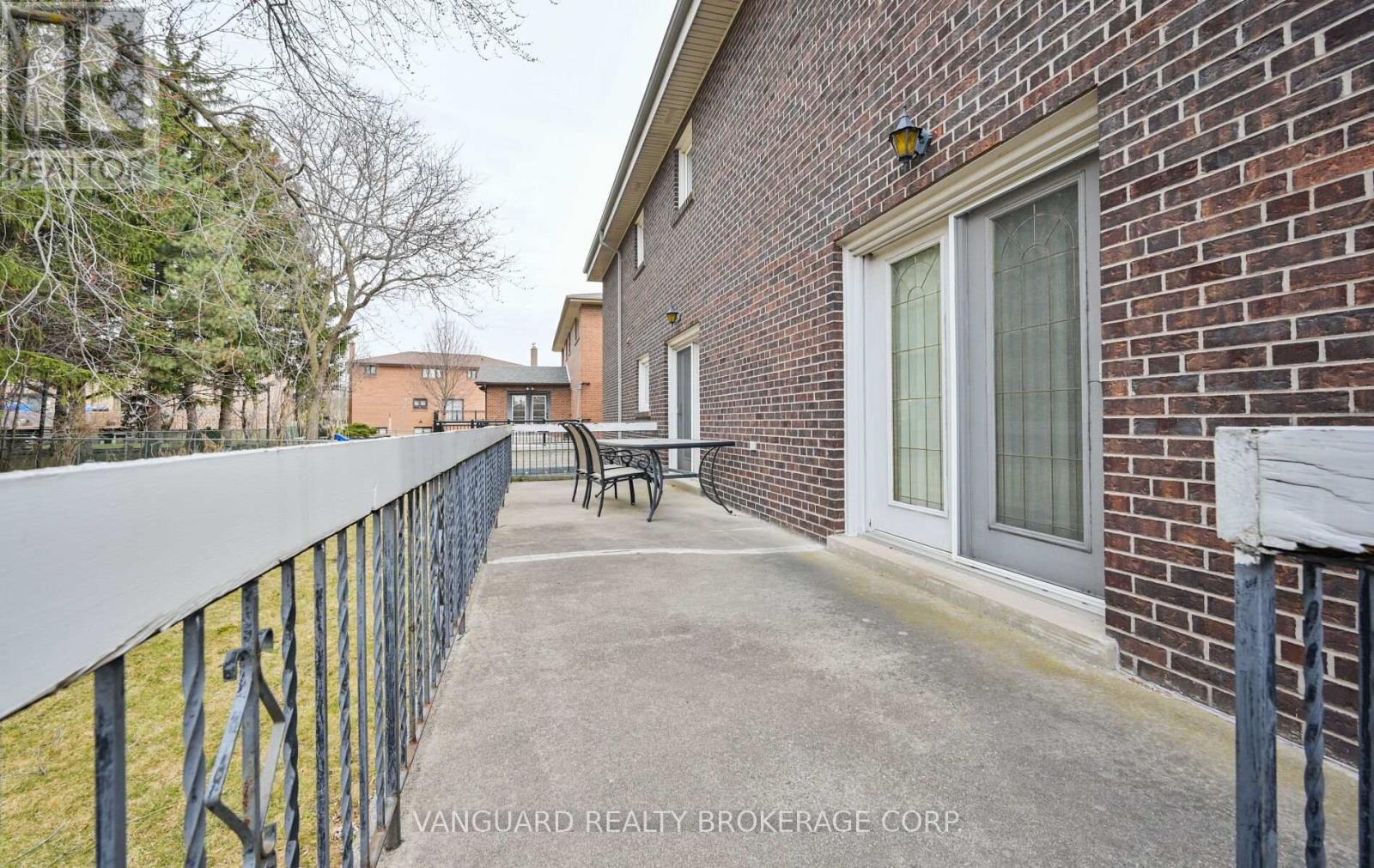 313 Firglen Ridge, Vaughan, Ontario  L4L 1N6 - Photo 47 - N12946956