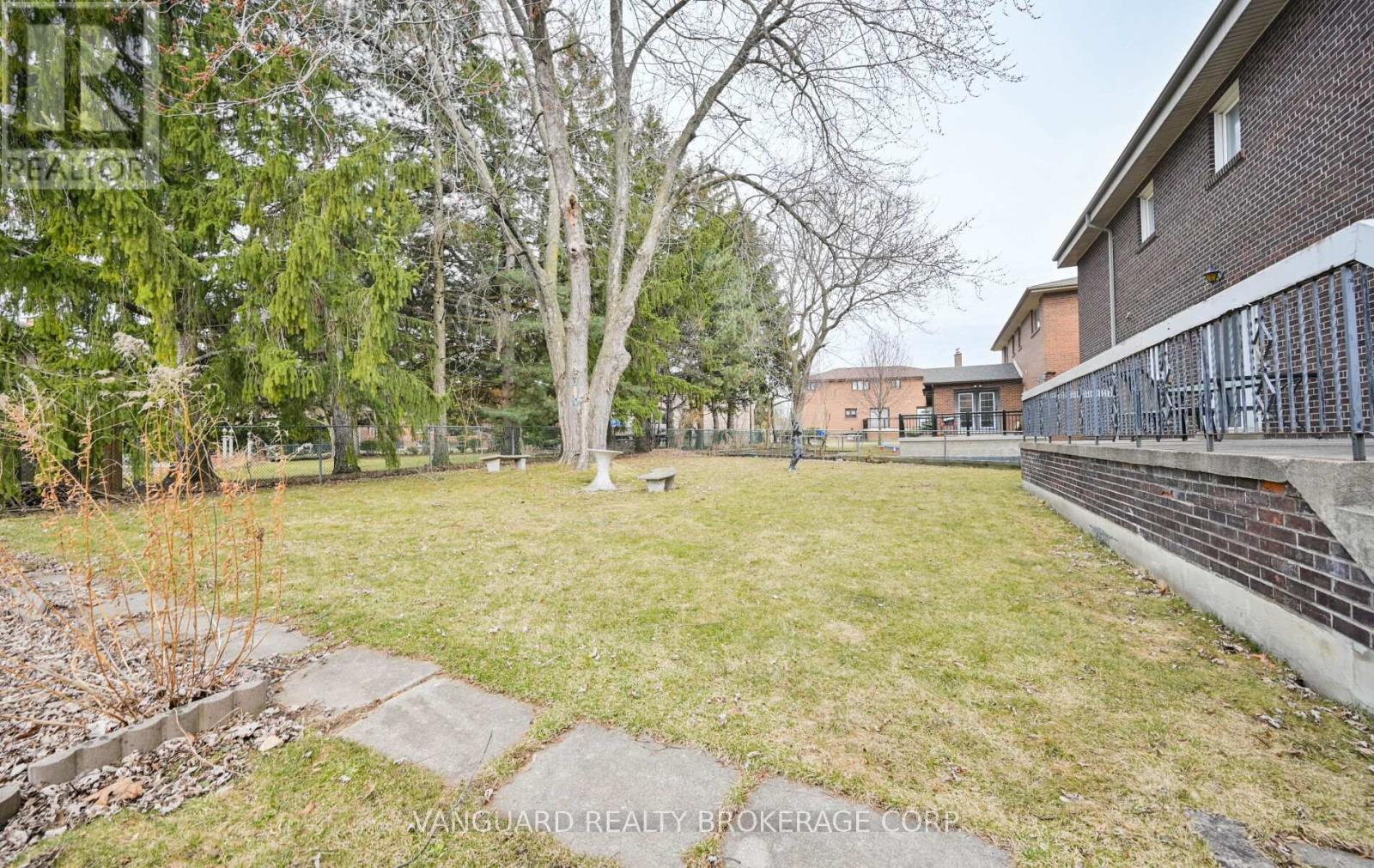 313 Firglen Ridge, Vaughan, Ontario  L4L 1N6 - Photo 49 - N12946956