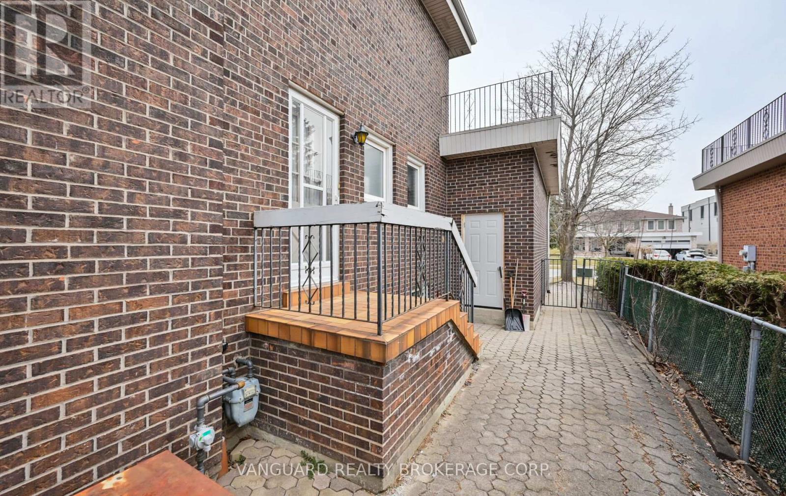 313 Firglen Ridge, Vaughan, Ontario  L4L 1N6 - Photo 50 - N12946956