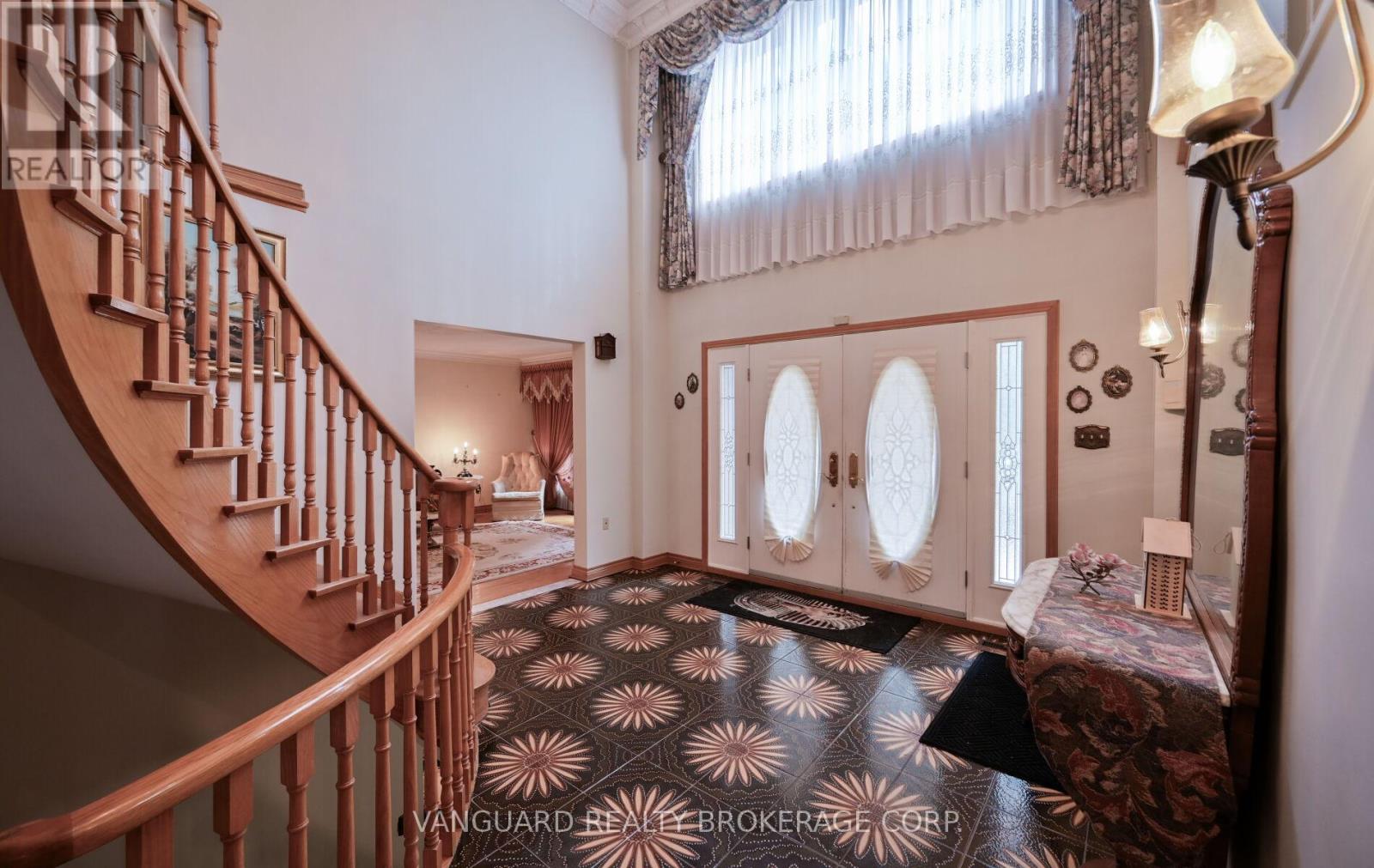 313 Firglen Ridge, Vaughan, Ontario  L4L 1N6 - Photo 6 - N12946956