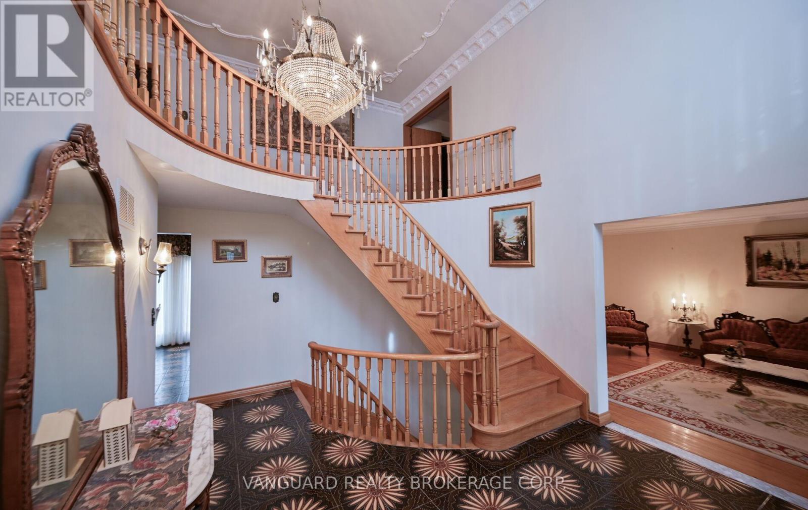 313 Firglen Ridge, Vaughan, Ontario  L4L 1N6 - Photo 7 - N12946956