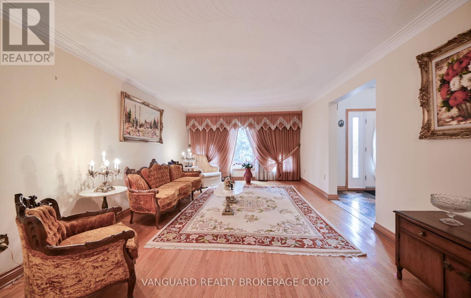 313 Firglen Ridge, Vaughan, Ontario  L4L 1N6 - Photo 9 - N12946956