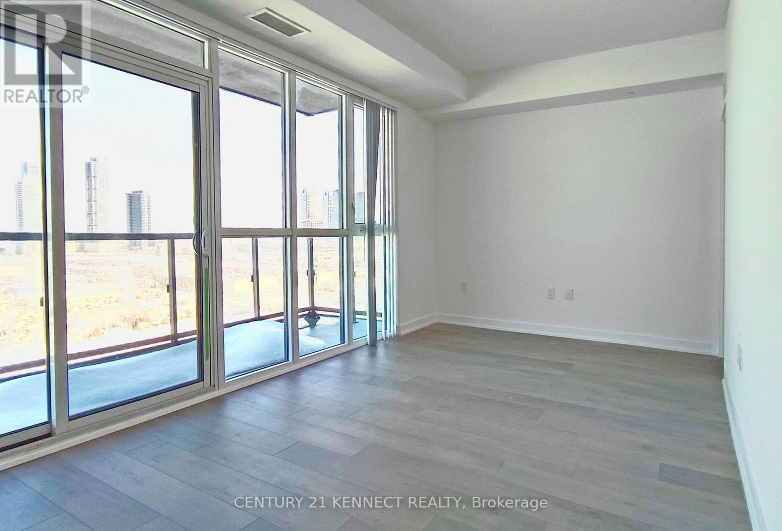 1517 - 10 Honeycrisp Crescent, Vaughan, Ontario  L4K 0M7 - Photo 2 - N12946978