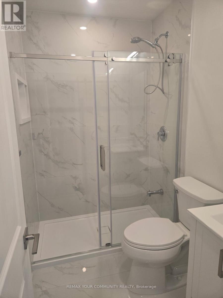 64 Rockport Crescent, Richmond Hill, Ontario  L4C 2L6 - Photo 18 - N12946988