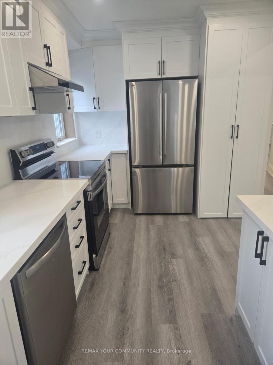 64 Rockport Crescent, Richmond Hill, Ontario  L4C 2L6 - Photo 5 - N12946988