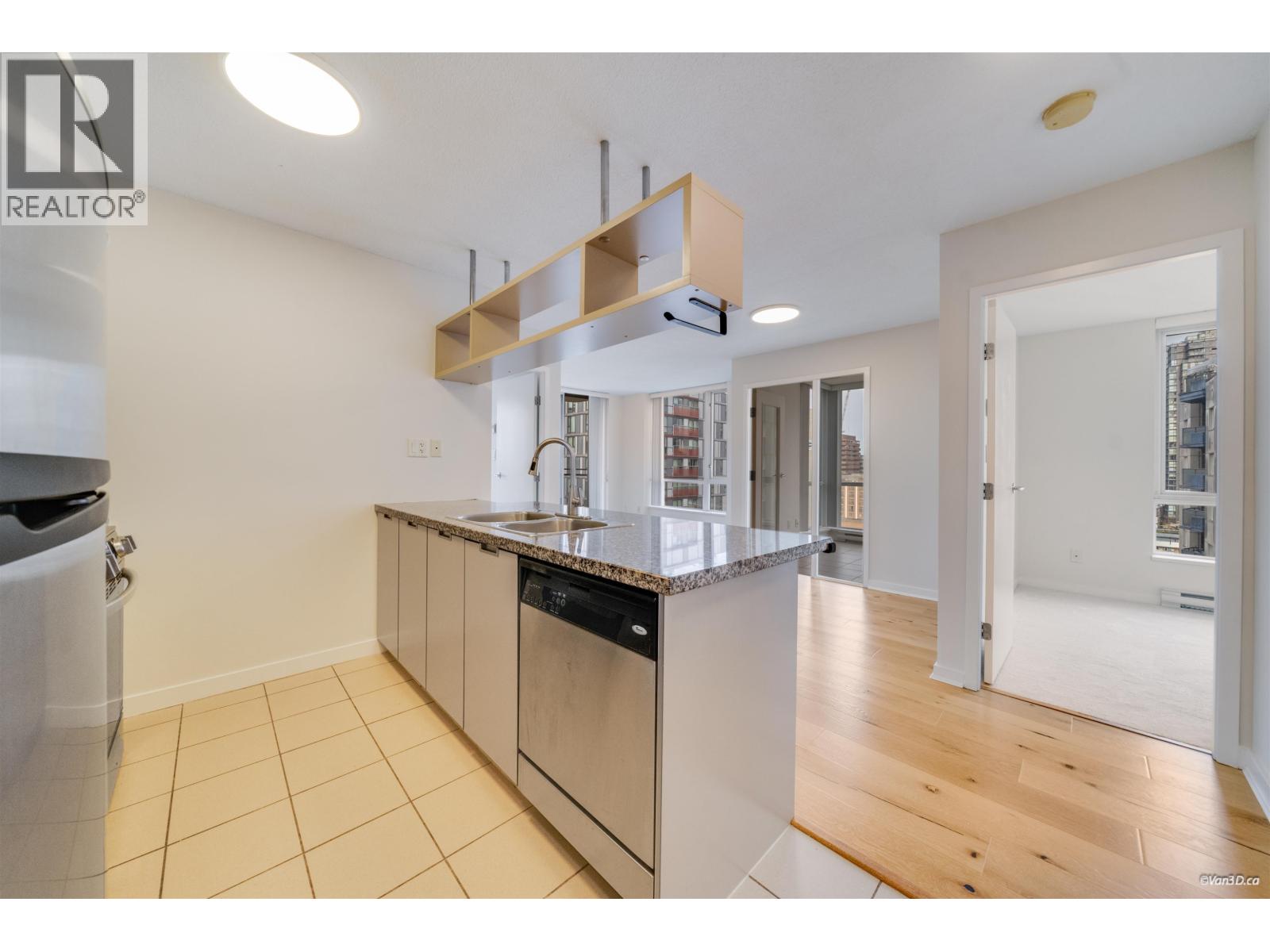 1710 1082 Seymour Street, Vancouver, British Columbia  V6B 1X9 - Photo 2 - R3105953