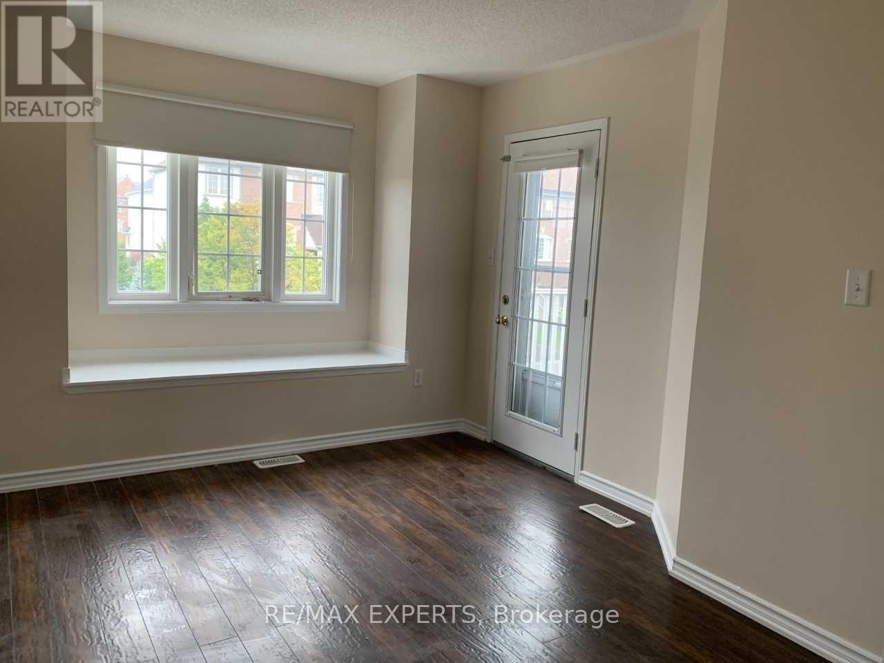 1209 Lamont Crescent, Milton, Ontario  L9T 6N6 - Photo 10 - W12946938