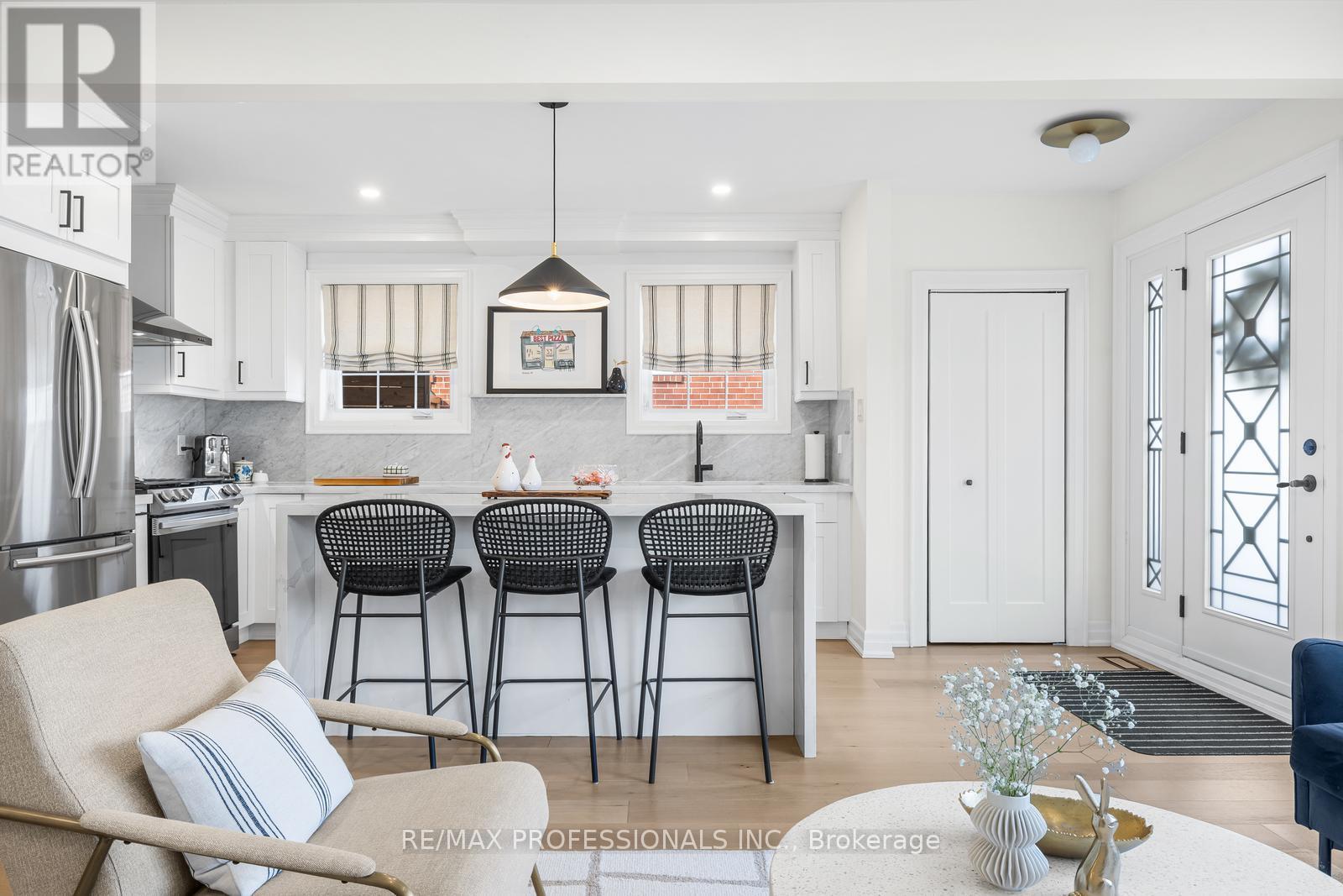 5 Birgitta Crescent, Toronto, Ontario  M9C 3W1 - Photo 10 - W12946952