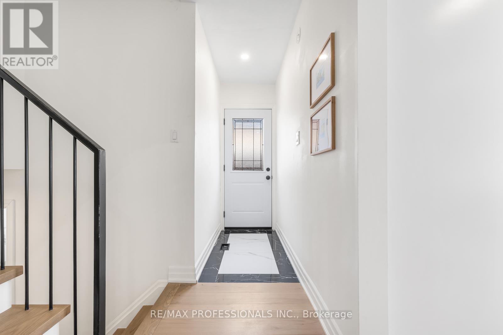 5 Birgitta Crescent, Toronto, Ontario  M9C 3W1 - Photo 19 - W12946952