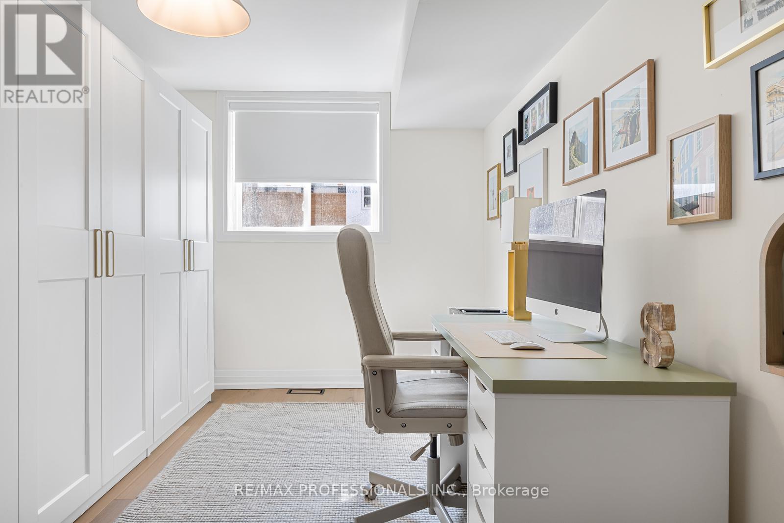 5 Birgitta Crescent, Toronto, Ontario  M9C 3W1 - Photo 32 - W12946952