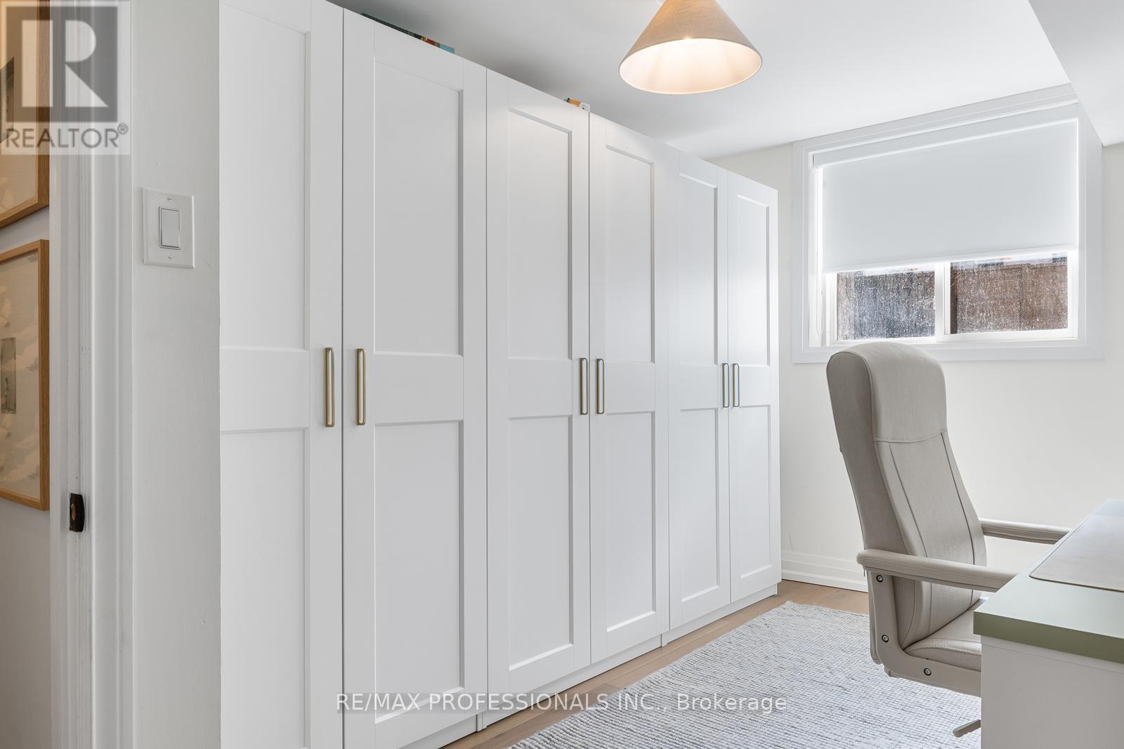 5 Birgitta Crescent, Toronto, Ontario  M9C 3W1 - Photo 33 - W12946952