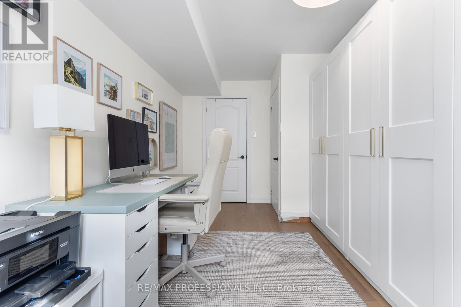 5 Birgitta Crescent, Toronto, Ontario  M9C 3W1 - Photo 34 - W12946952